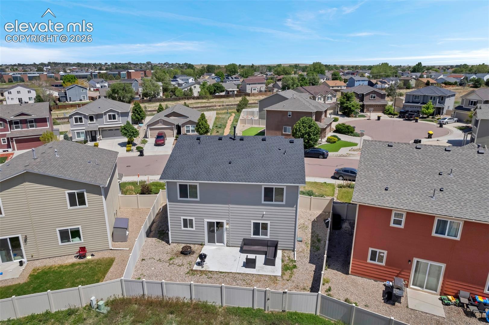 Listing photo 6 for 7548 Benecia Drive