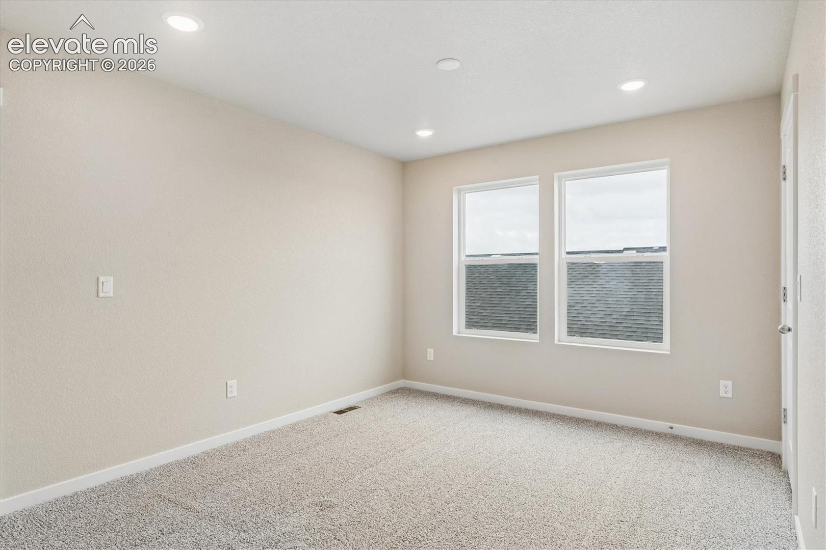 Listing photo 10 for 9708 Blaurock Drive