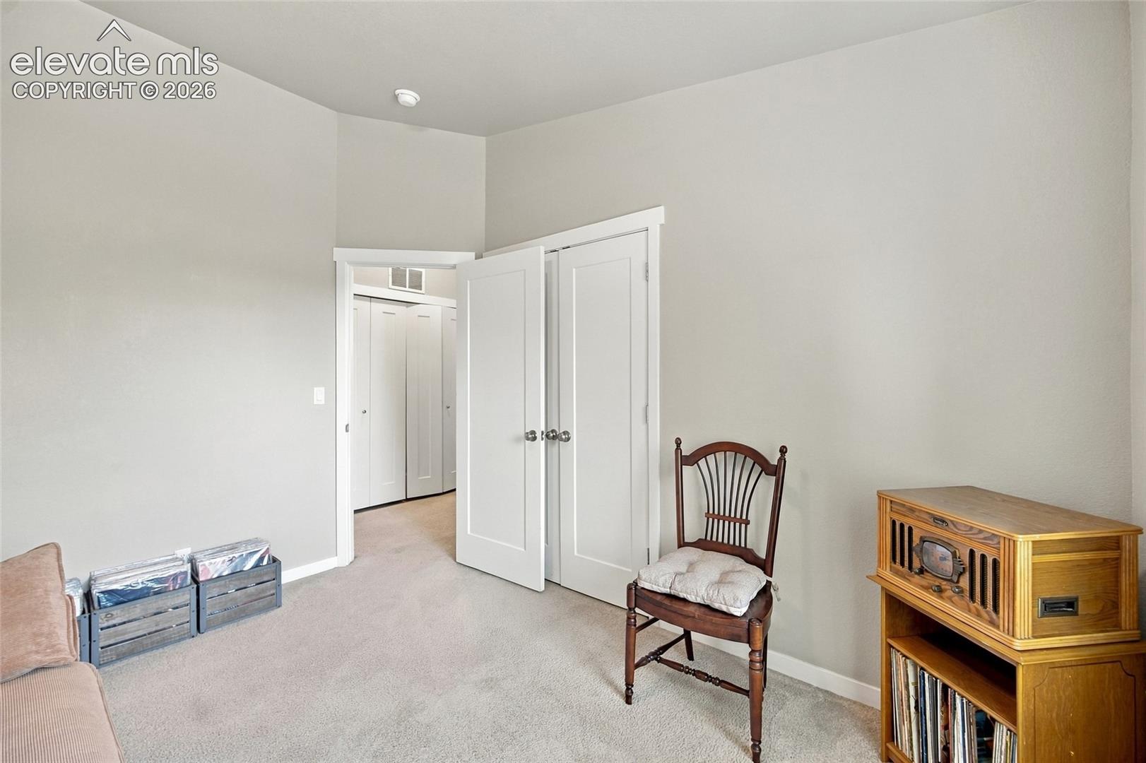Listing photo 13 for 1317 W Colorado Avenue