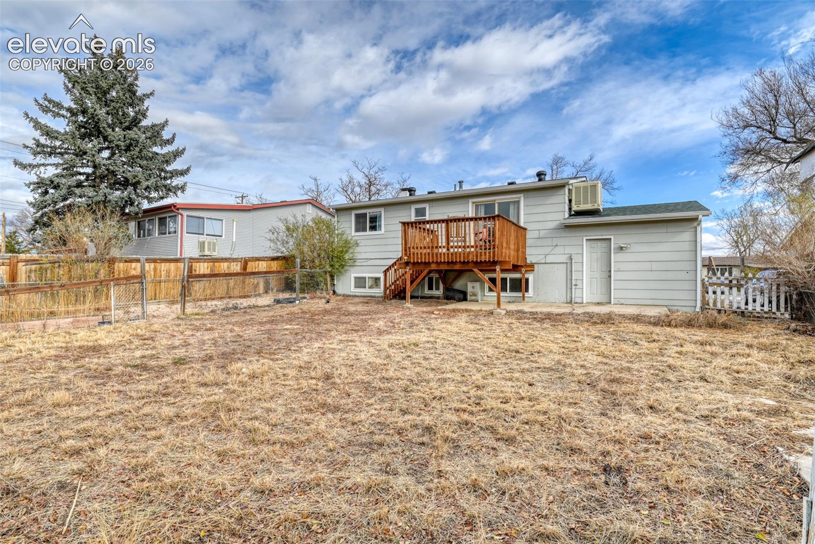 Listing photo 41 for 1530 Leigh Lane