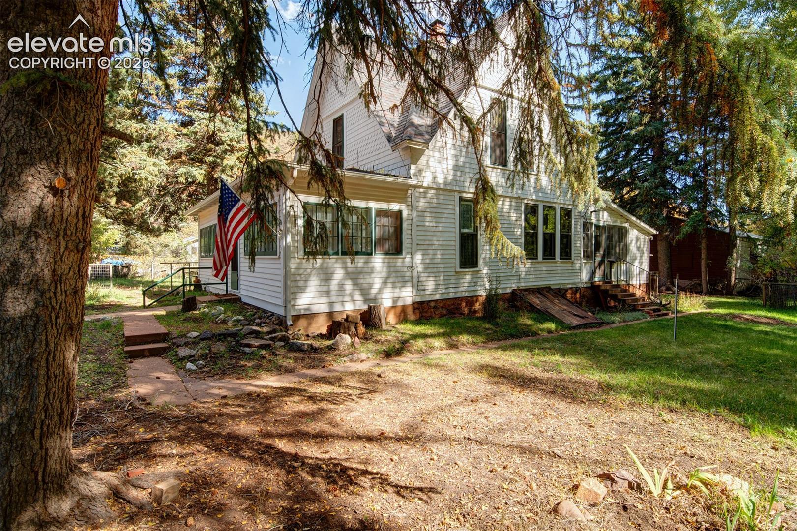 Listing photo 4 for 7115 Maple Street