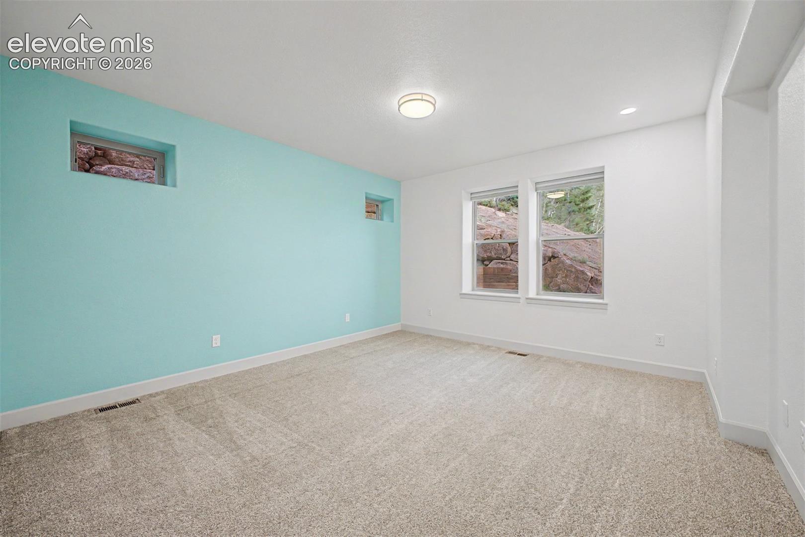 Listing photo 17 for 1015 Locklin Way
