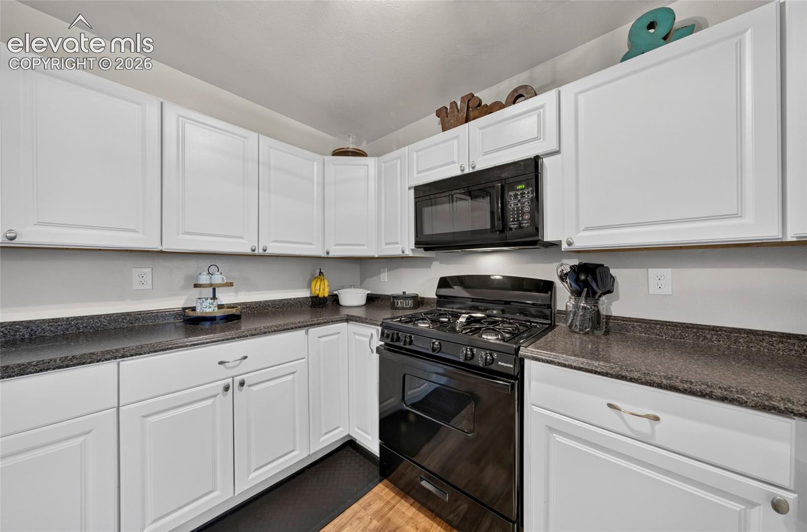 Listing photo 7 for 45 Watson Boulevard