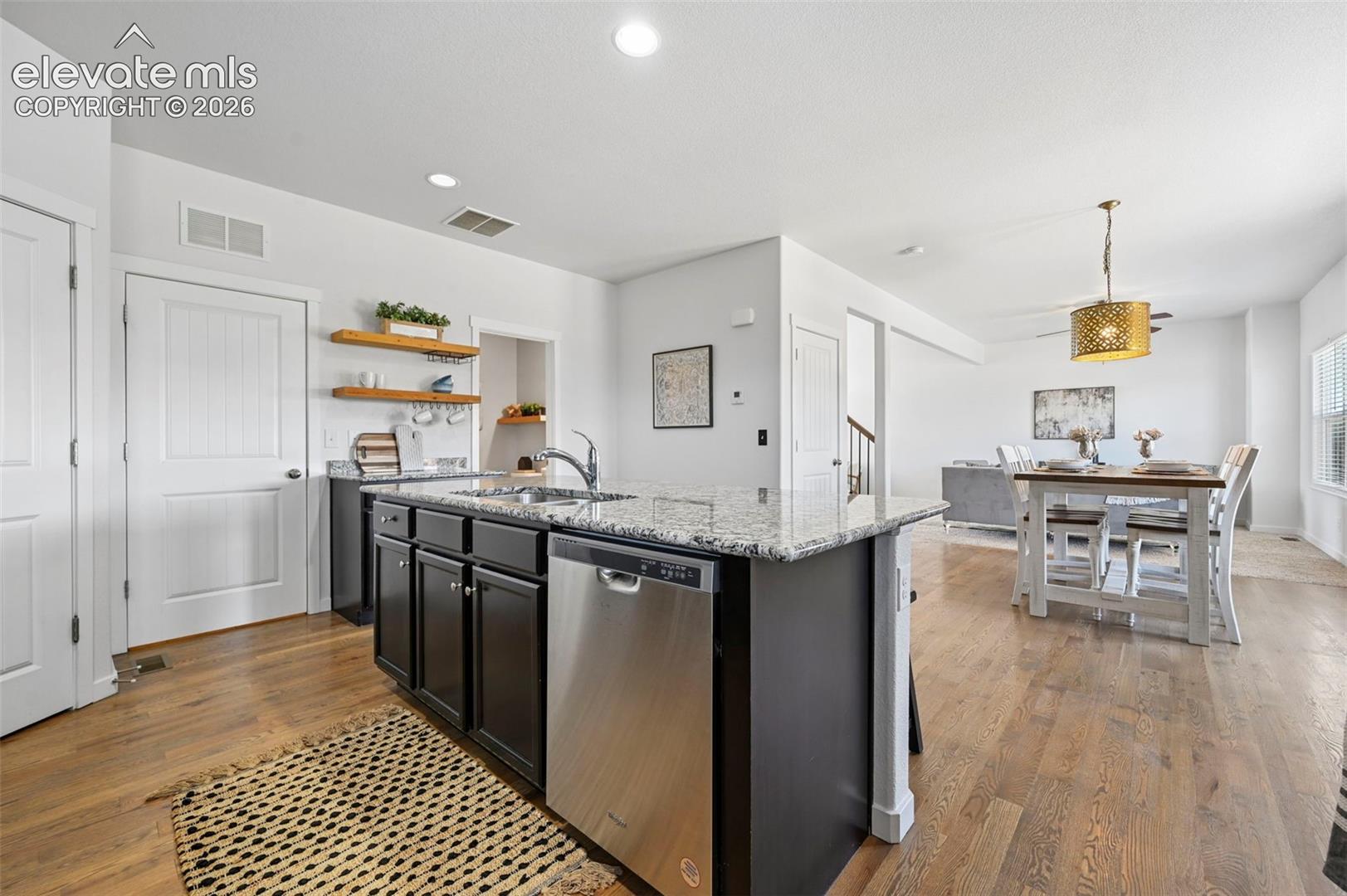 Listing photo 12 for 10112 Jaggar Way