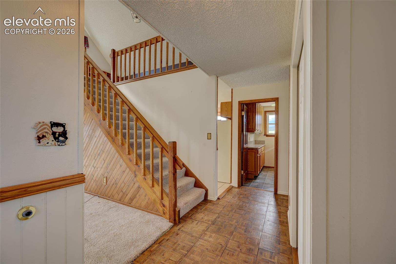 Listing photo 3 for 32 Dartmouth Place