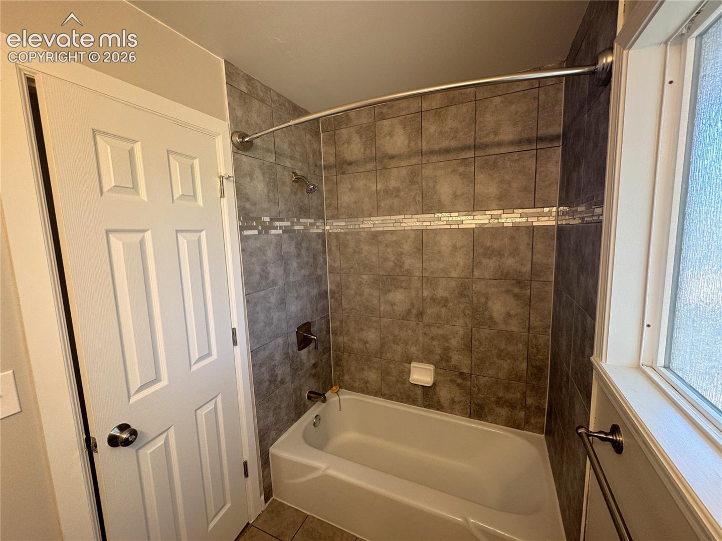 Listing photo 16 for 6910 Fielding Circle