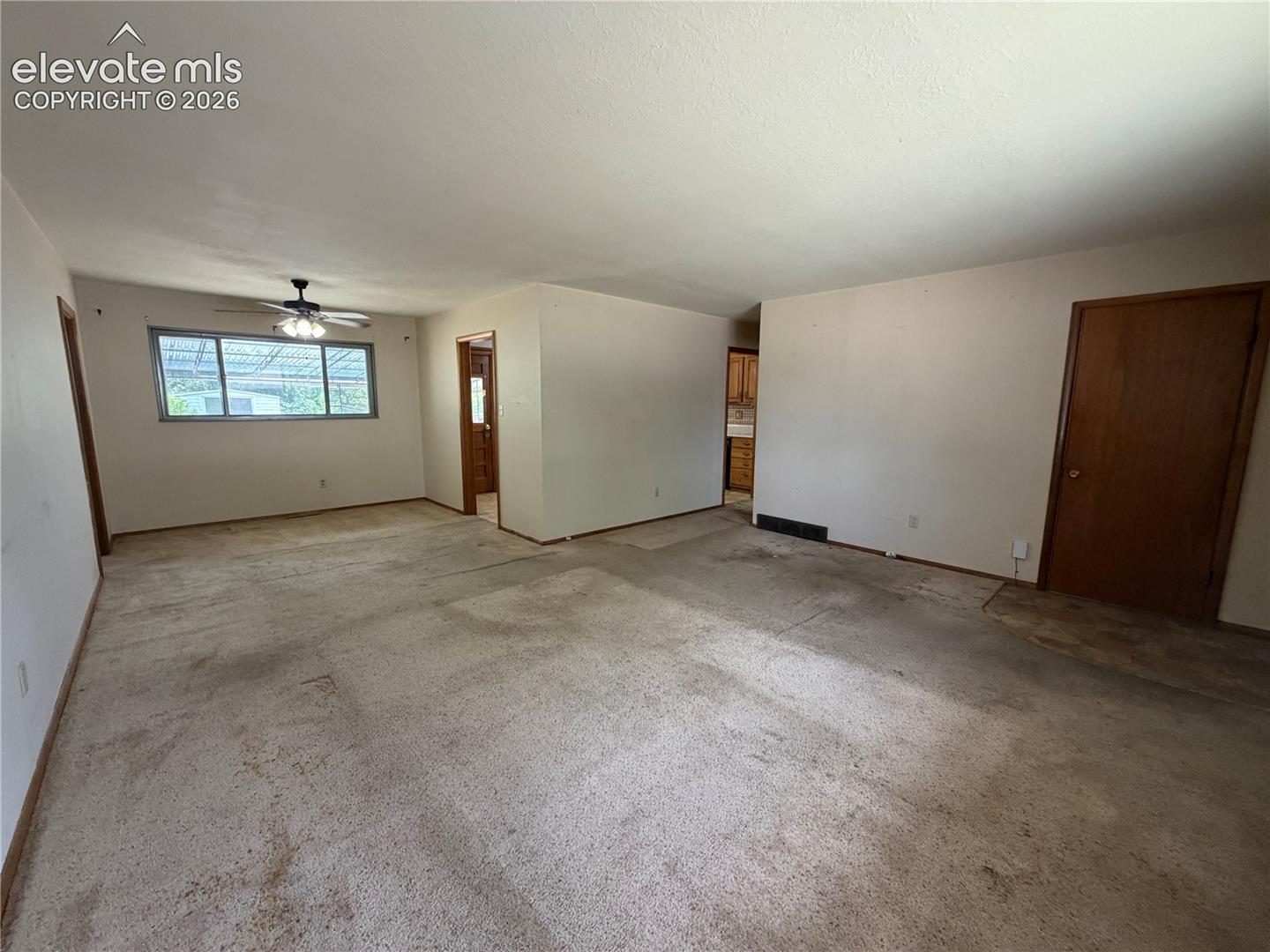 Listing photo 5 for 2239 Drakestone Drive
