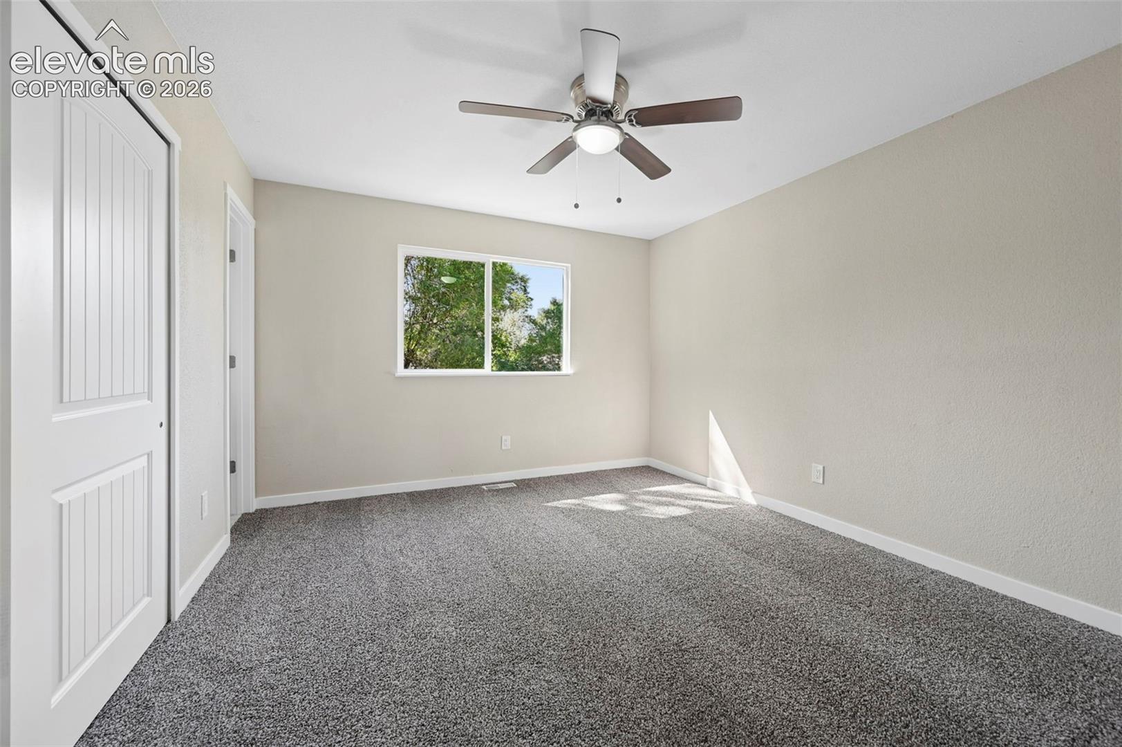 Listing photo 25 for 7313 Colonial Drive