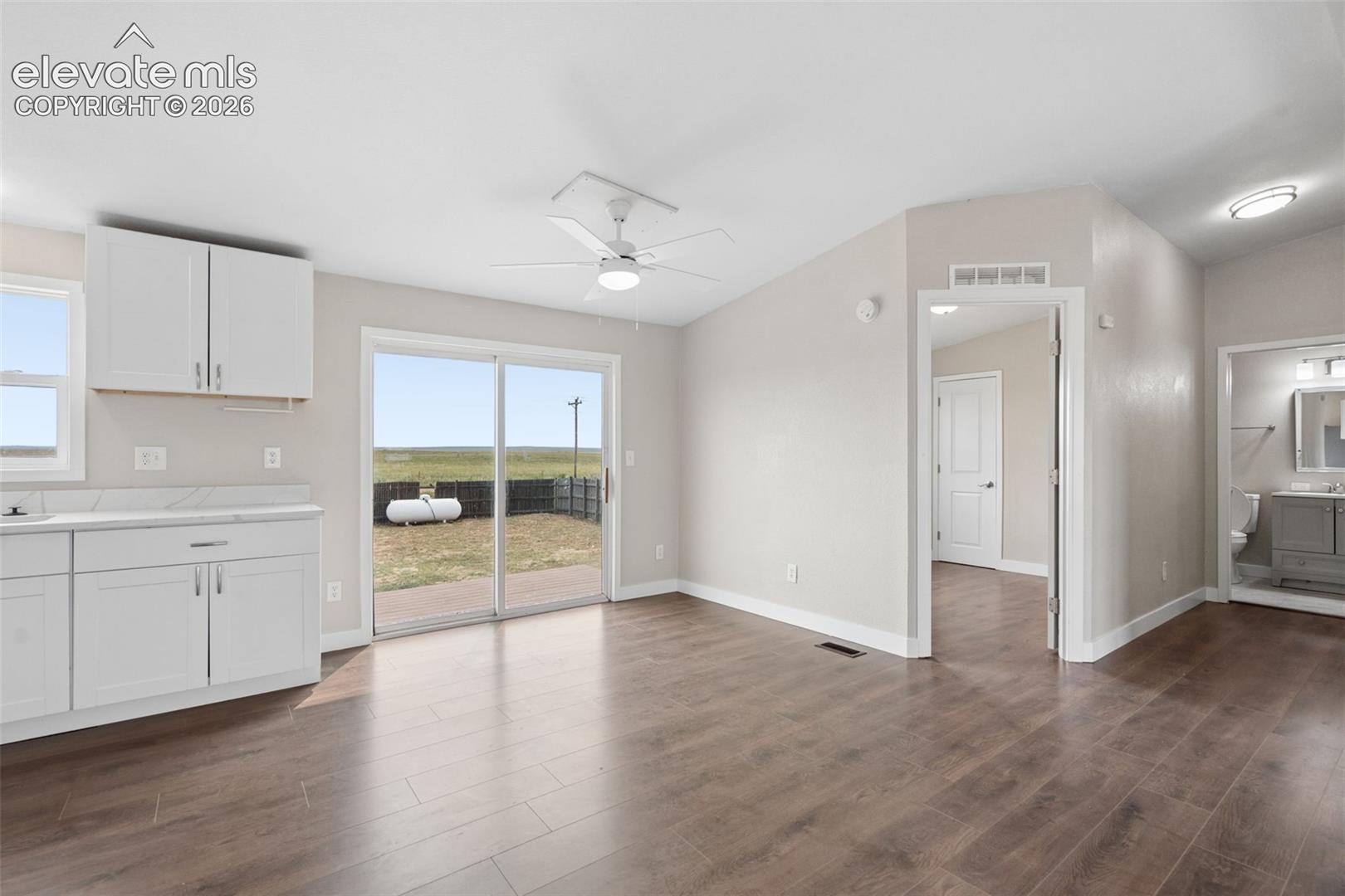 Listing photo 14 for 4671 Pipestem Avenue