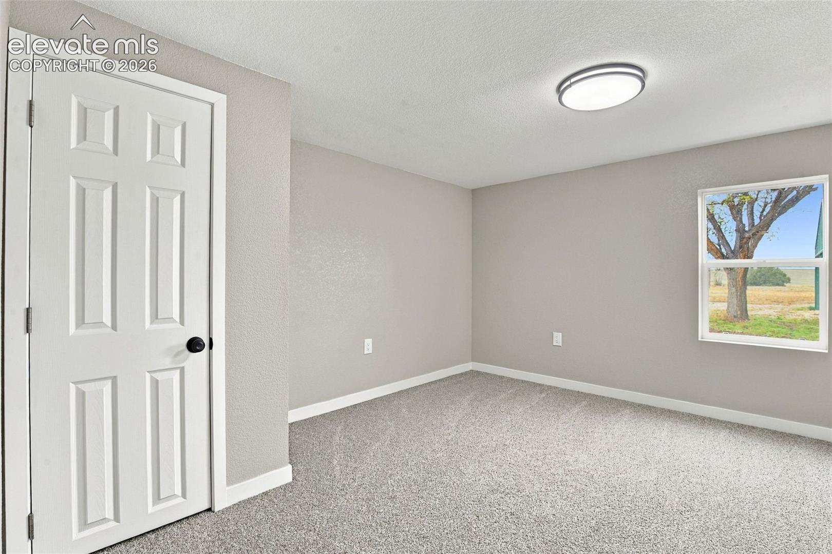 Listing photo 21 for 10672 Boone Road