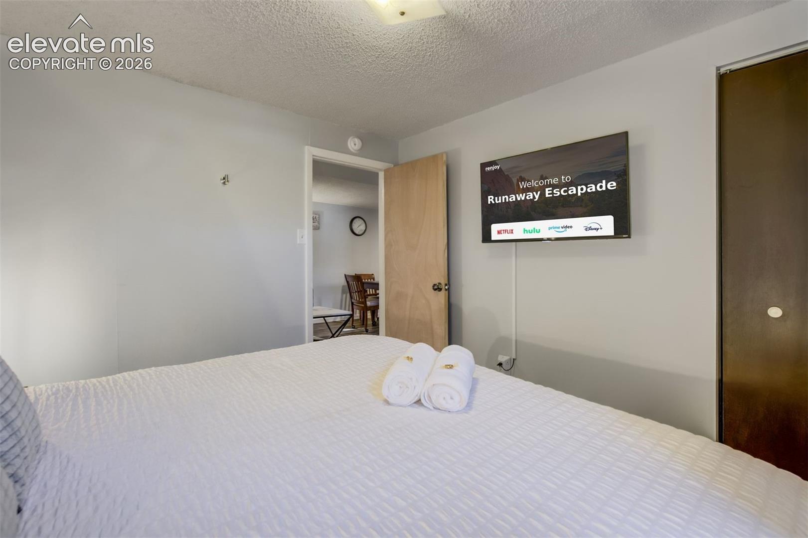 Listing photo 30 for 2566 Royalty Court