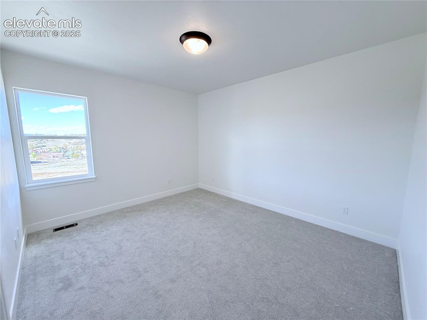 Listing photo 15 for 13437 Pride Mountain Drive
