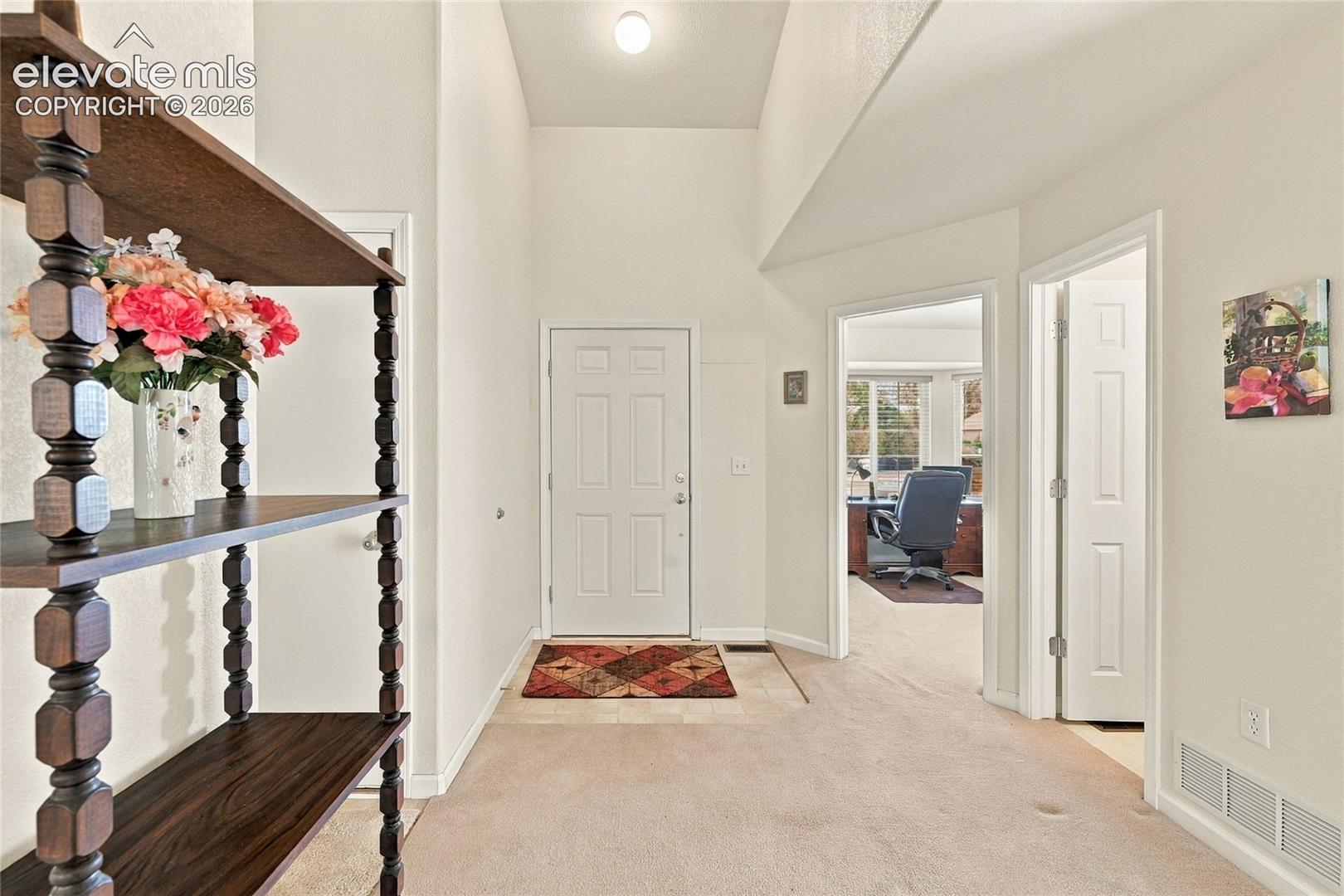 Listing photo 12 for 7538 Sailwind Drive