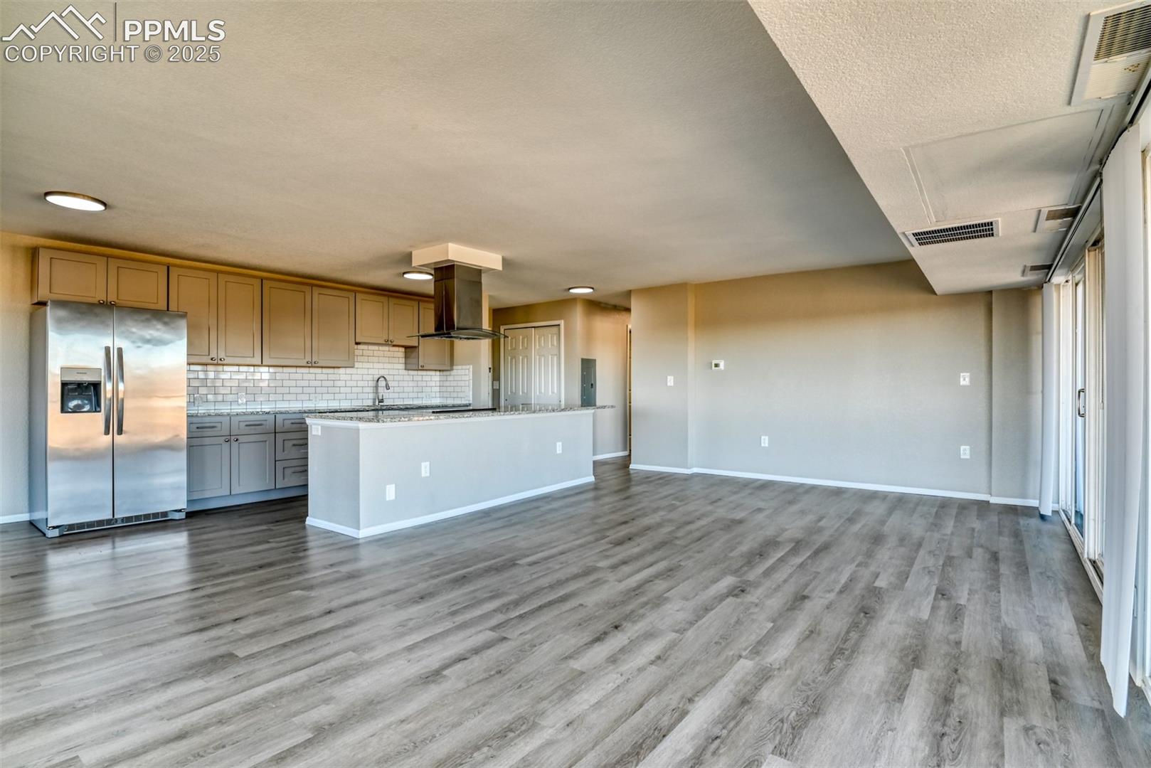 411 Lakewood Circle, photo 5