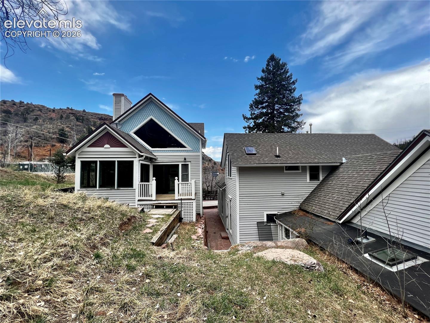 Listing photo 2 for 602 RUXTON Avenue