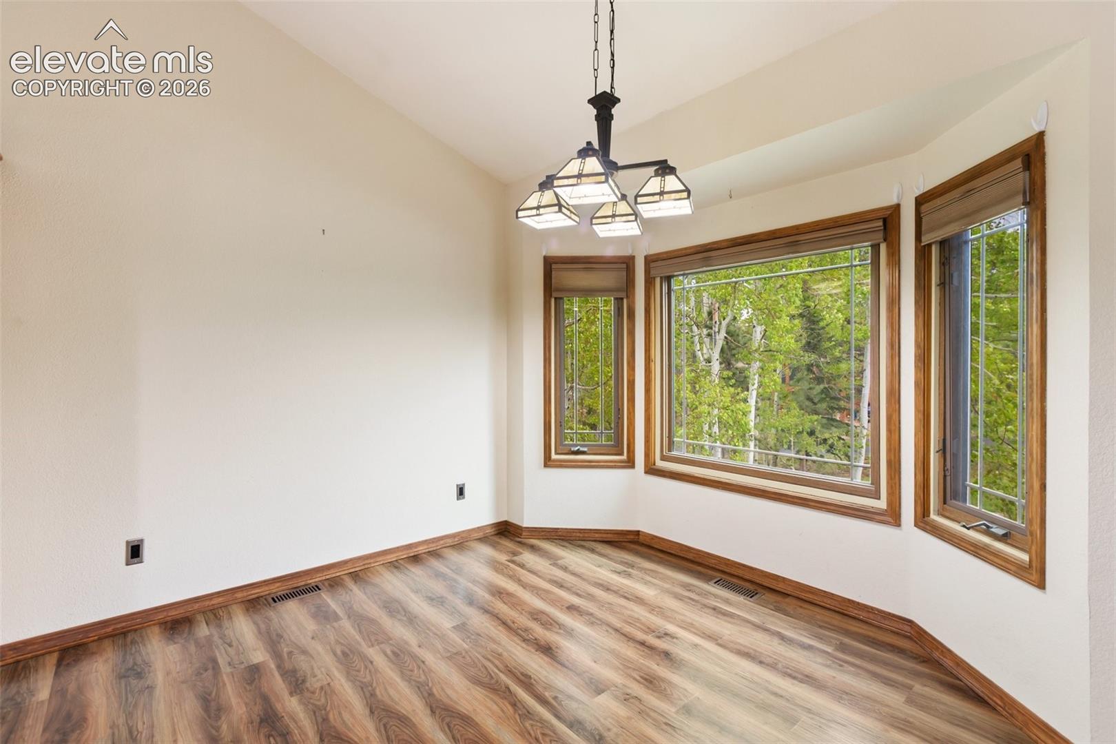 Listing photo 9 for 1231 Telemark Drive