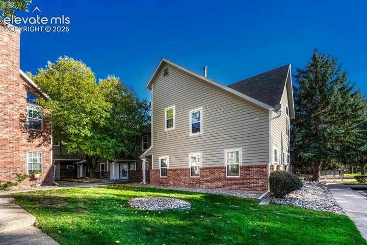 2121 Troy Court — listing photo