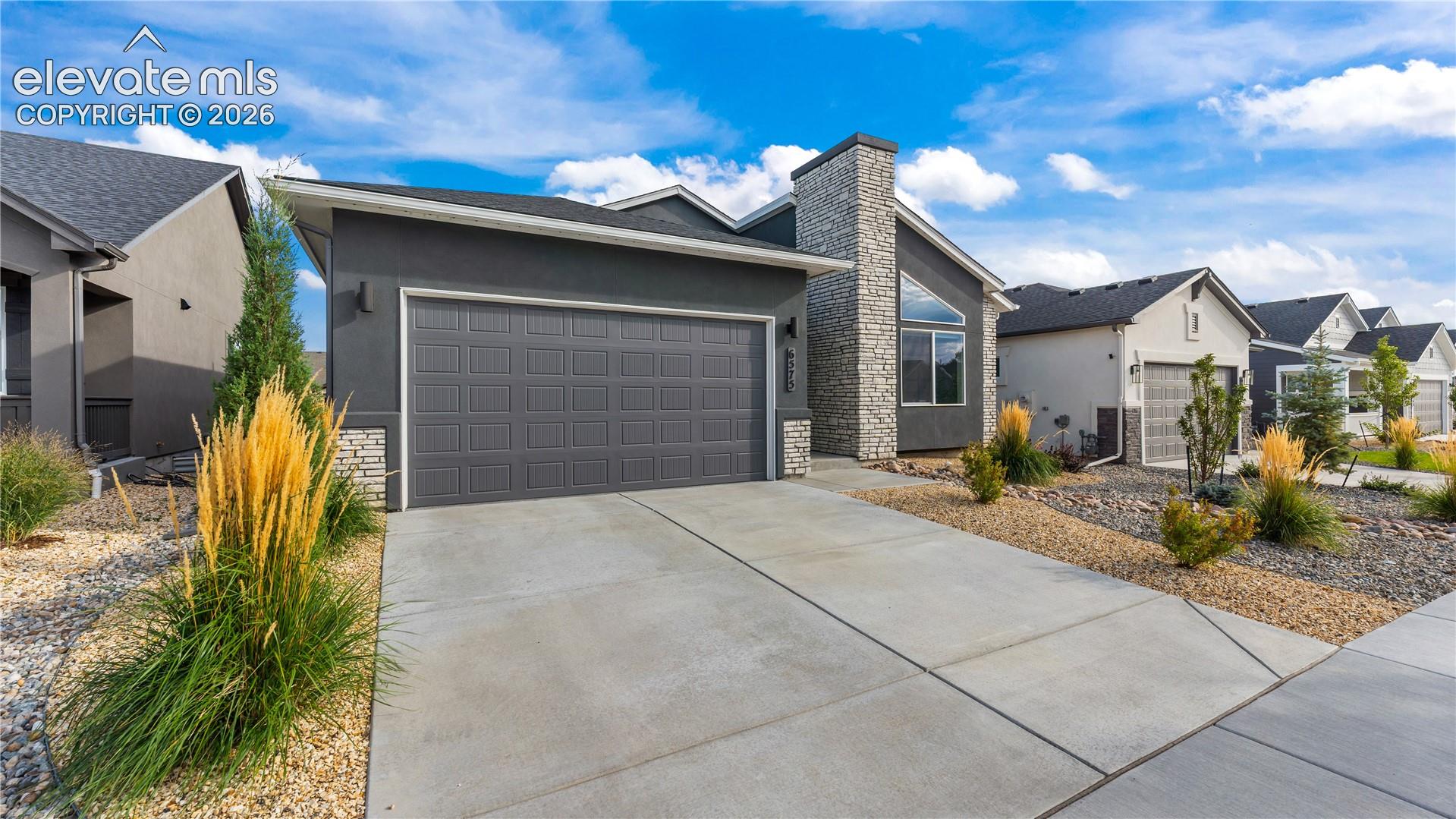 Listing photo 6 for 6575 Vistancia Avenue