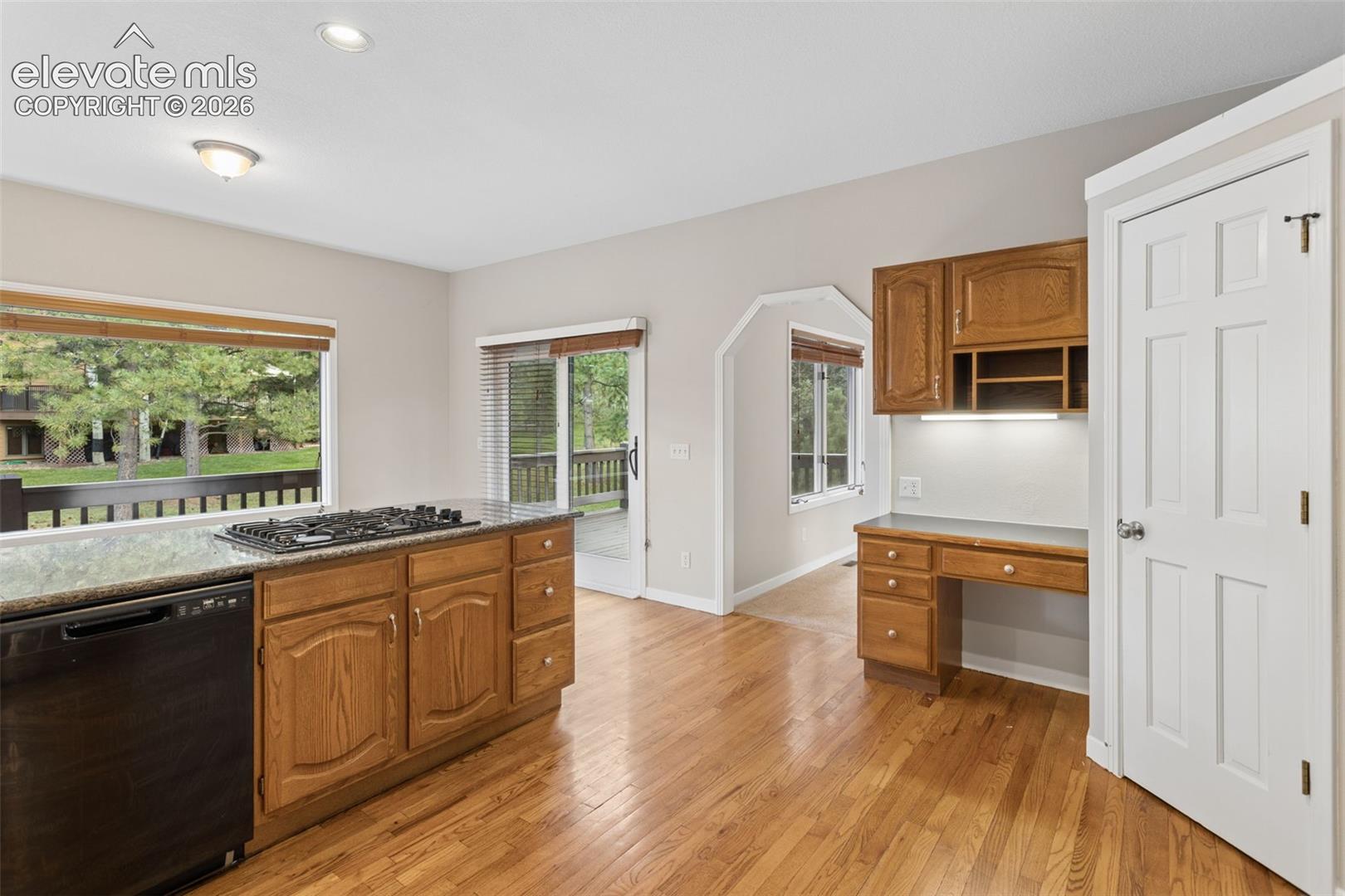 Listing photo 9 for 19975 Doewood Drive