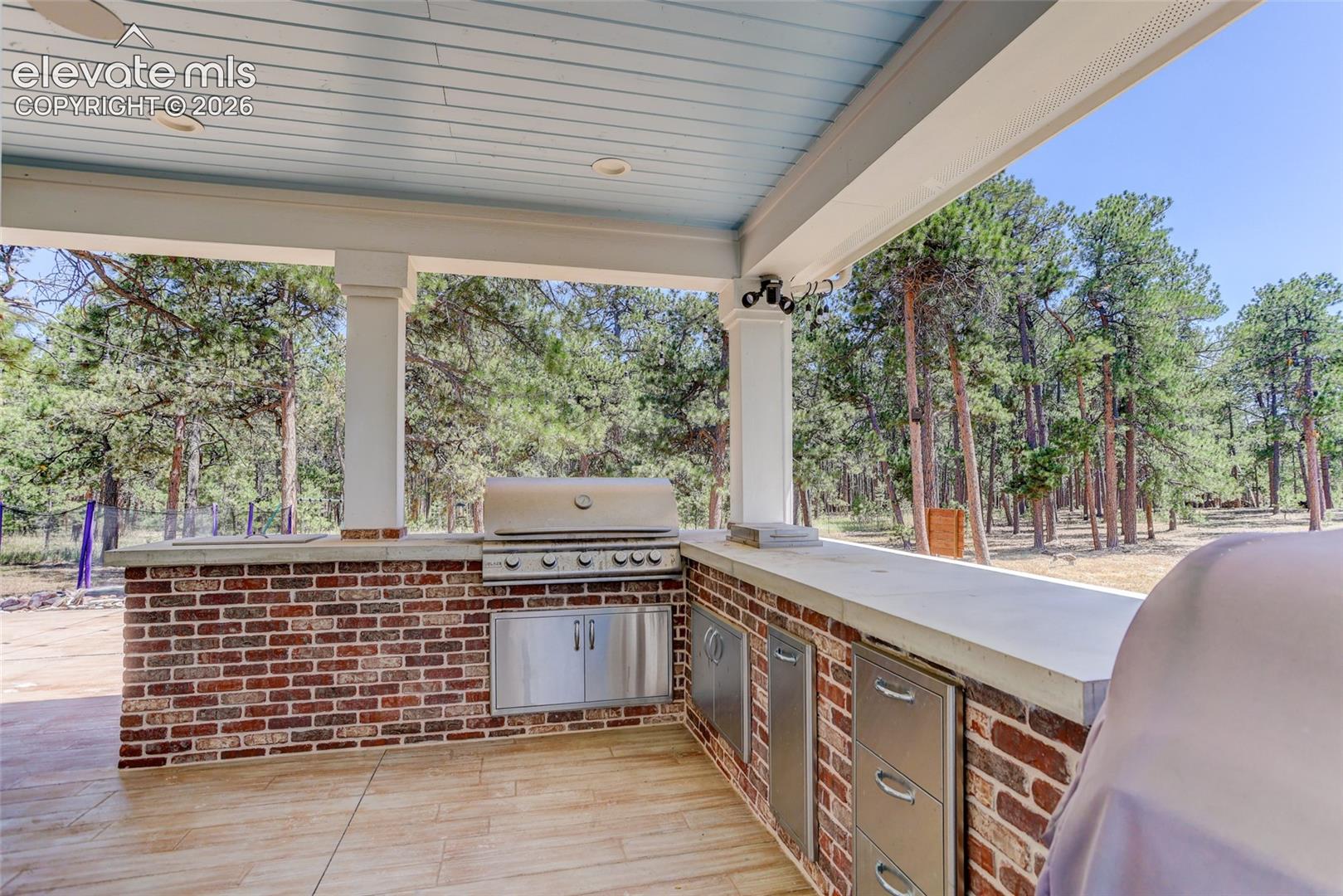 Listing photo 15 for 19404 Hilltop Pines Path