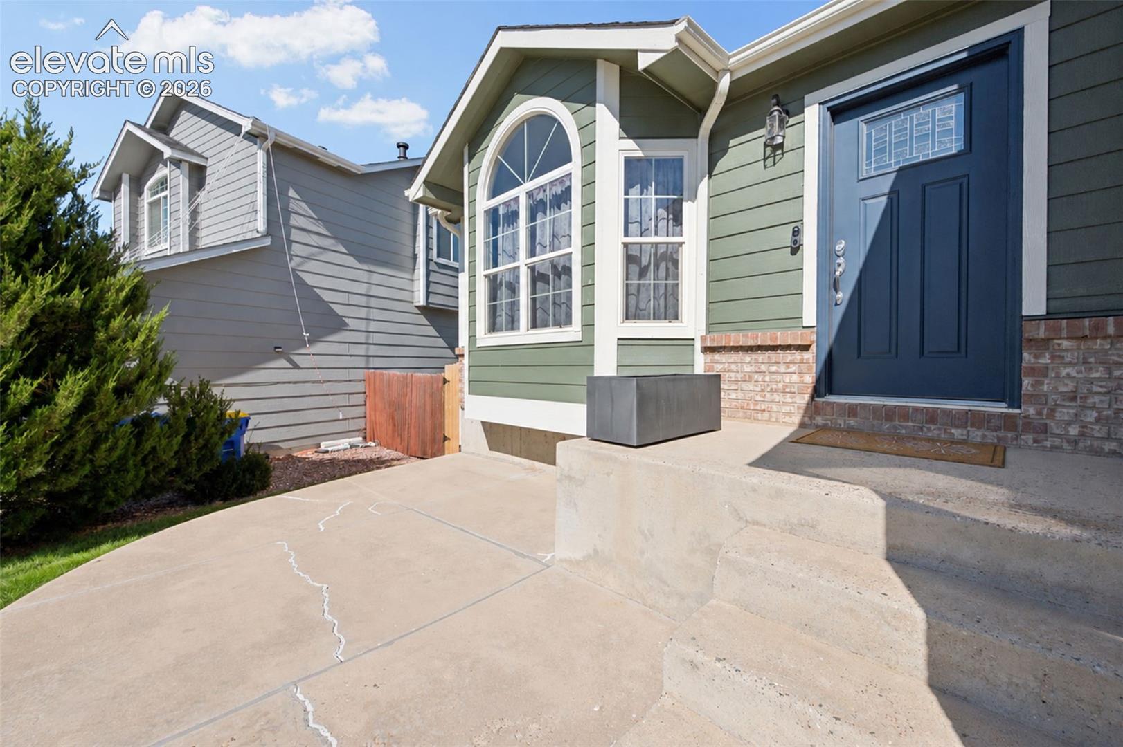 Listing photo 4 for 4722 Little London Drive