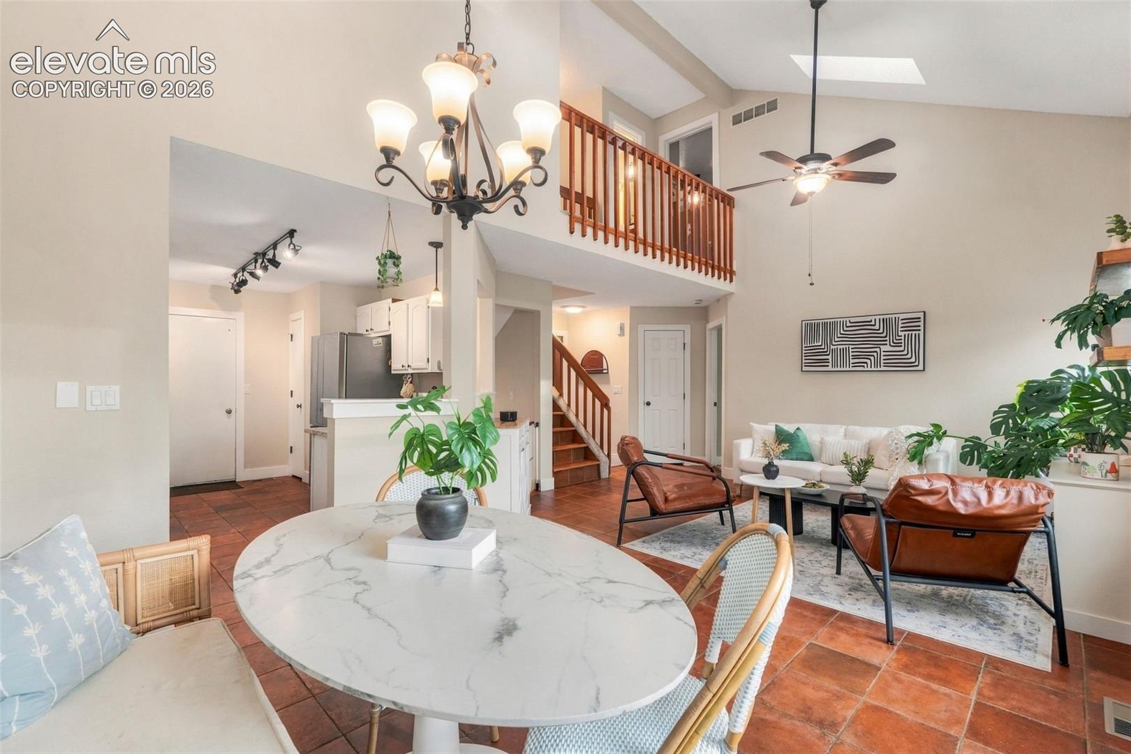 Listing photo 18 for 271 N Holcomb Circle