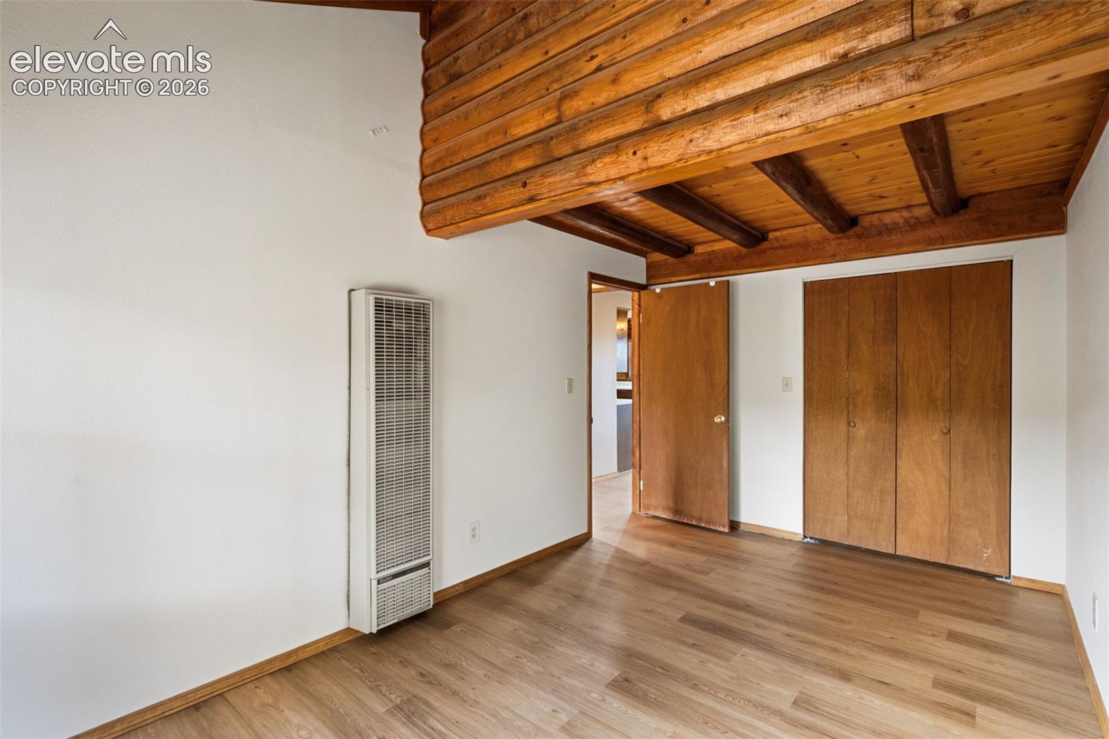 Listing photo 11 for 258 Appian Way