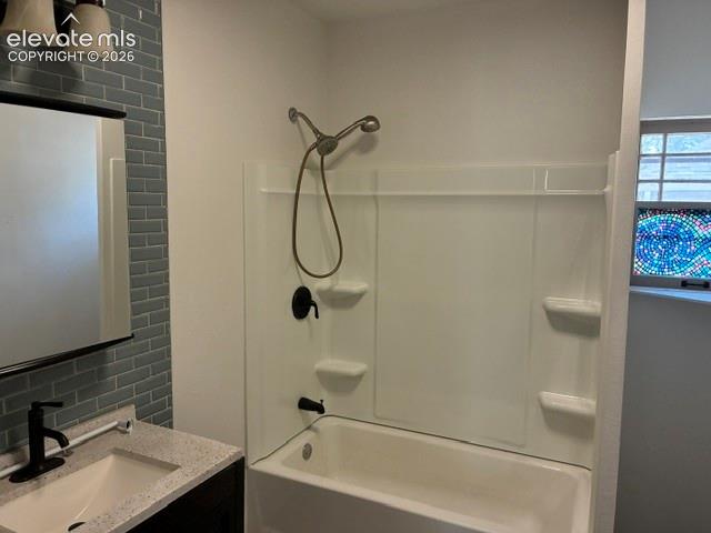Listing photo 7 for 815 Bragdon Avenue