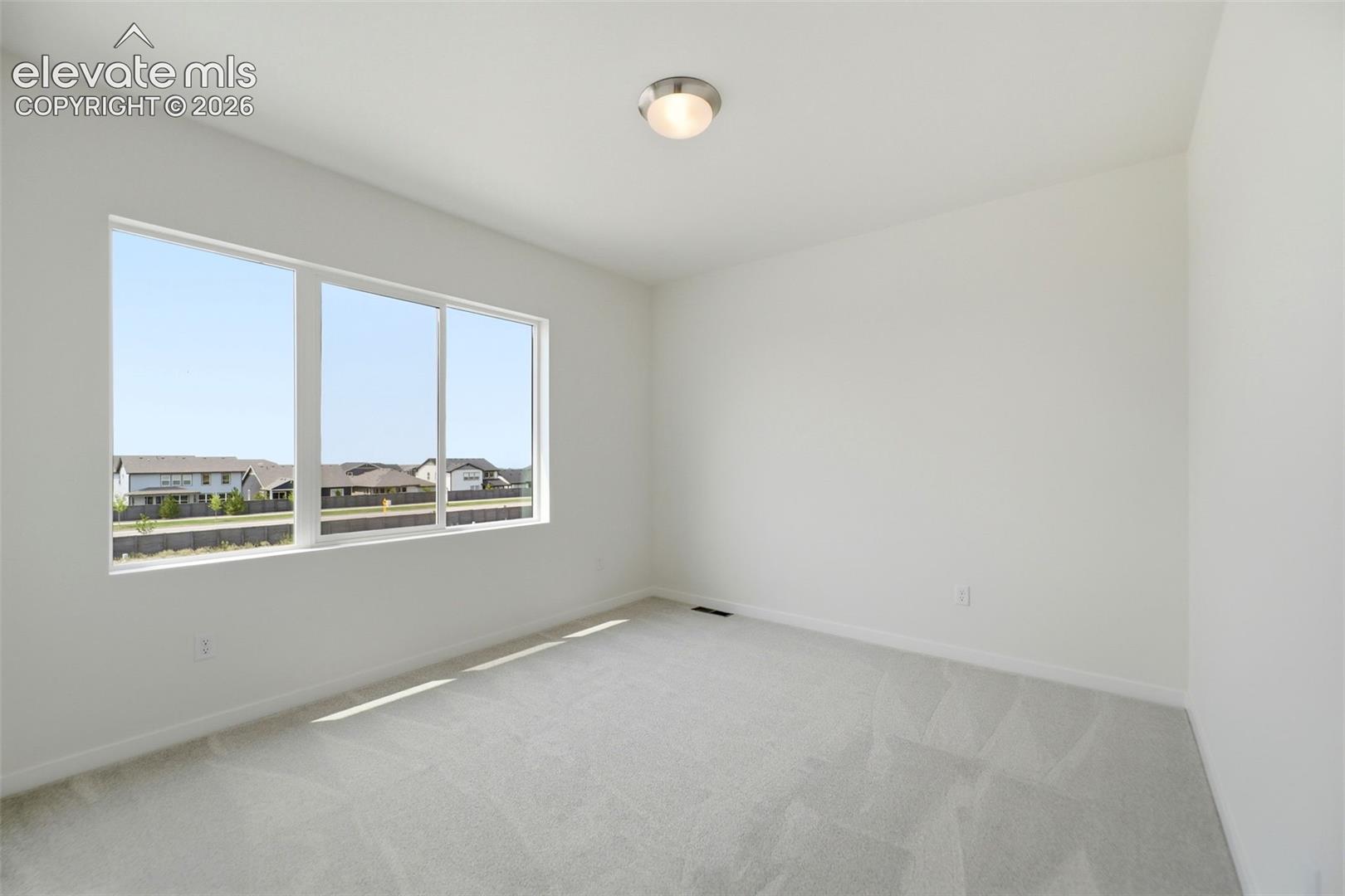 Listing photo 23 for 7968 School House Drive