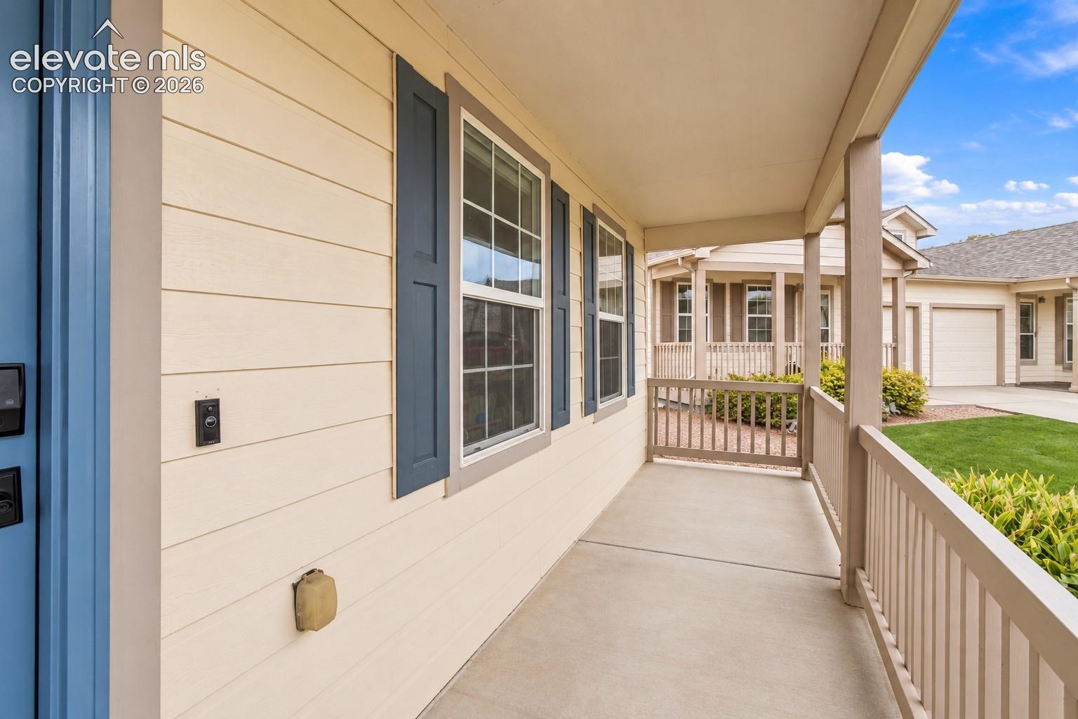 Listing photo 2 for 1324 Silver Hawk Court