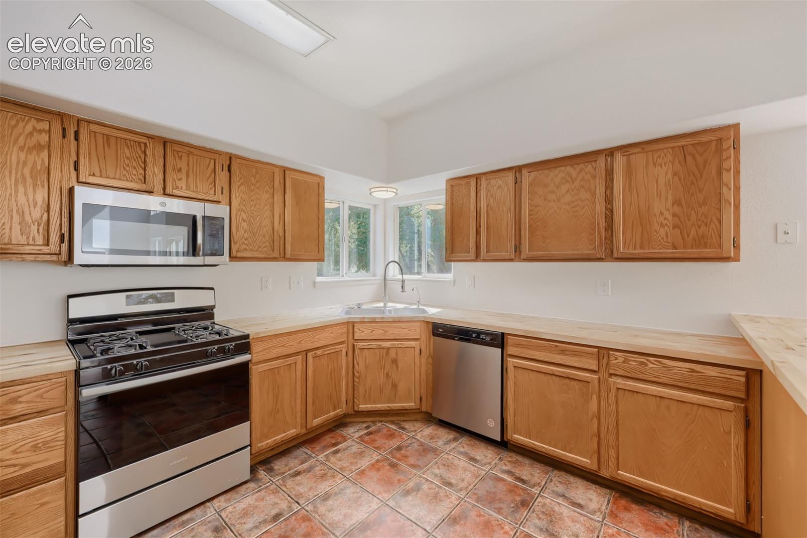 Listing photo 12 for 437 Kearney Avenue