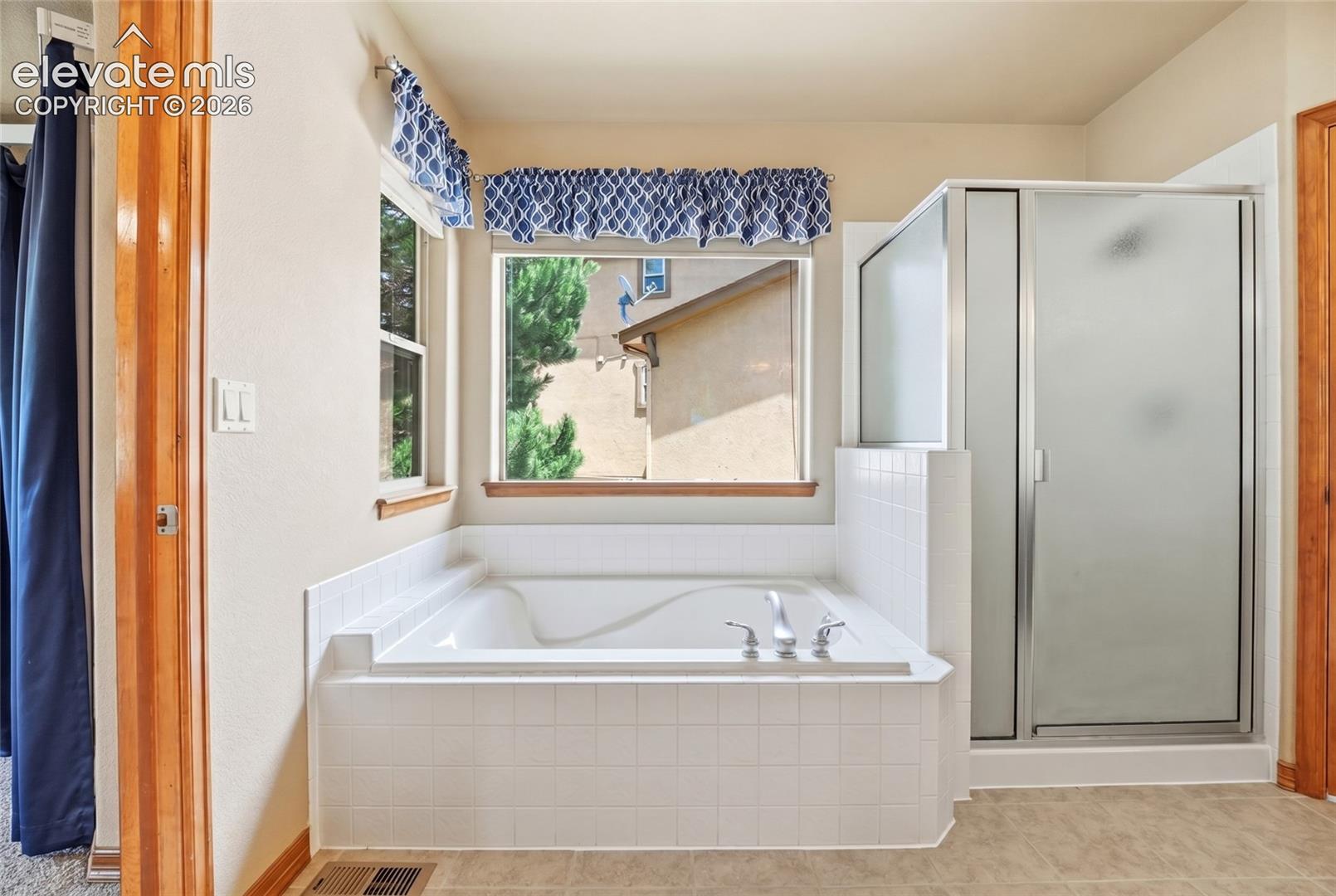 1630 Oakmont Drive, photo 12