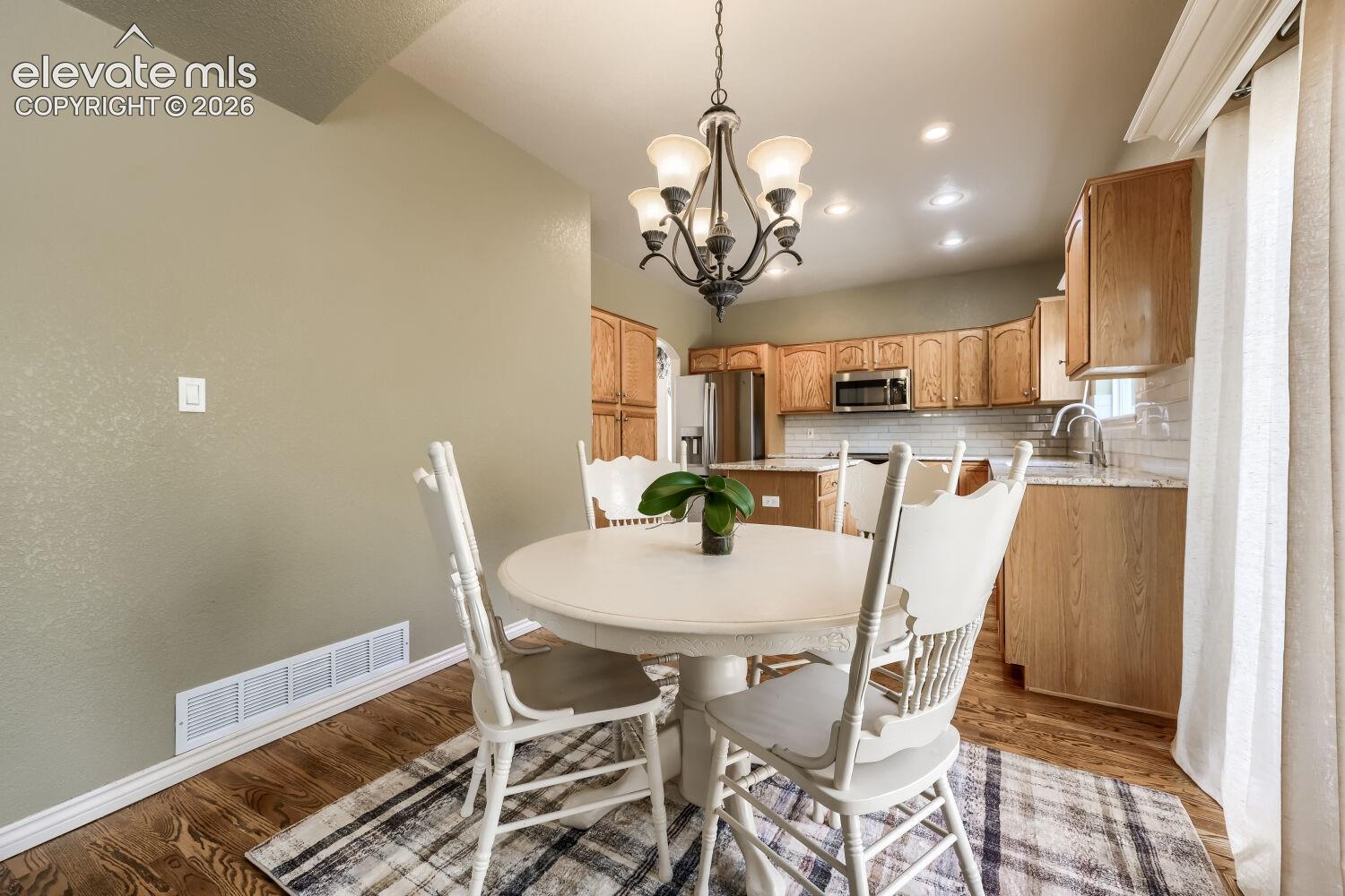 Listing photo 17 for 1586 Lily Lake Drive