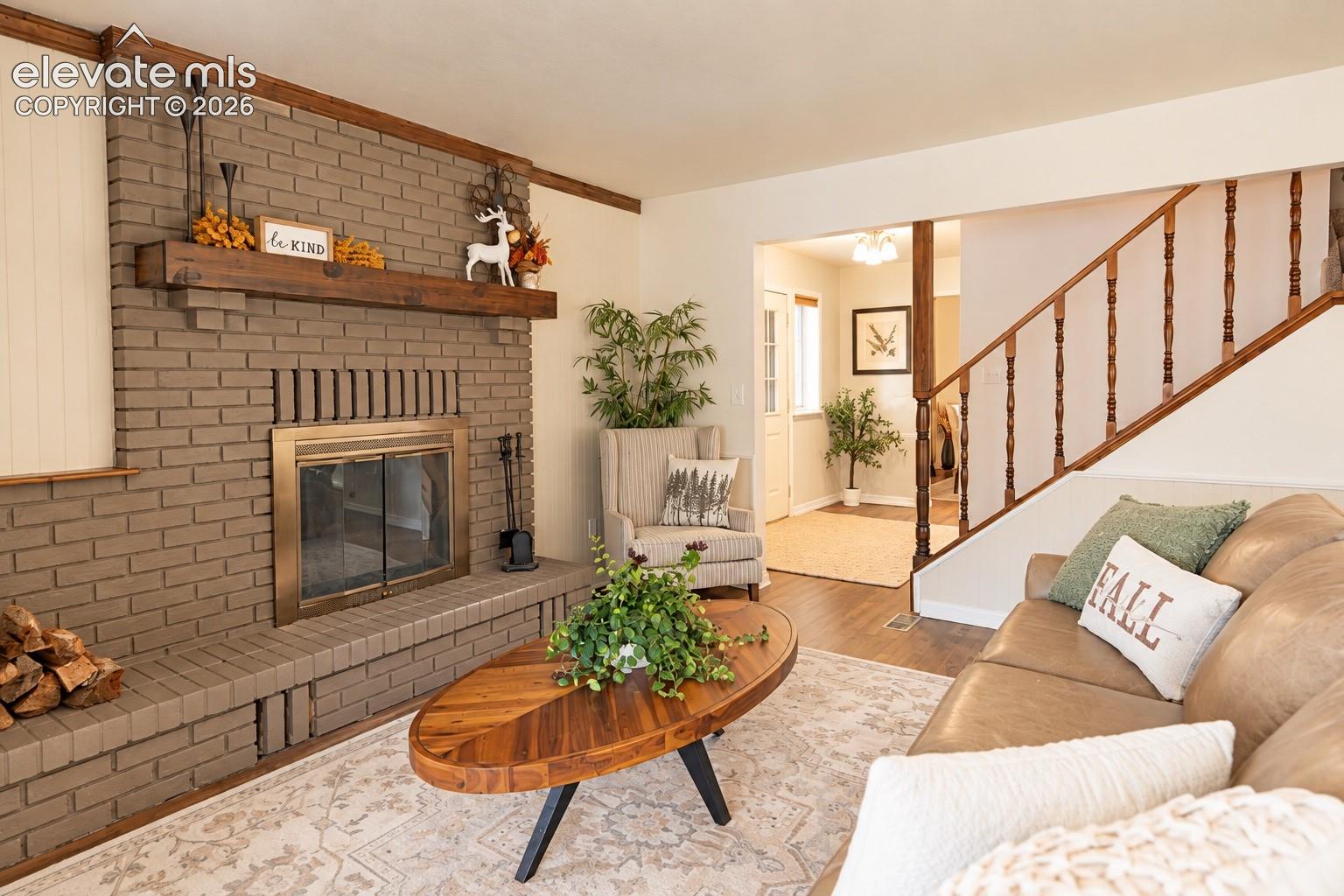 Listing photo 2 for 721 Sunnywood Place