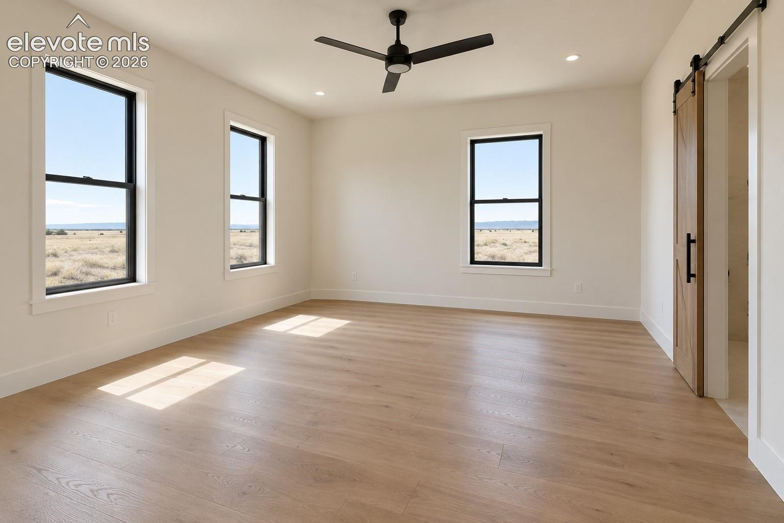Listing photo 4 for 380 Edison Road
