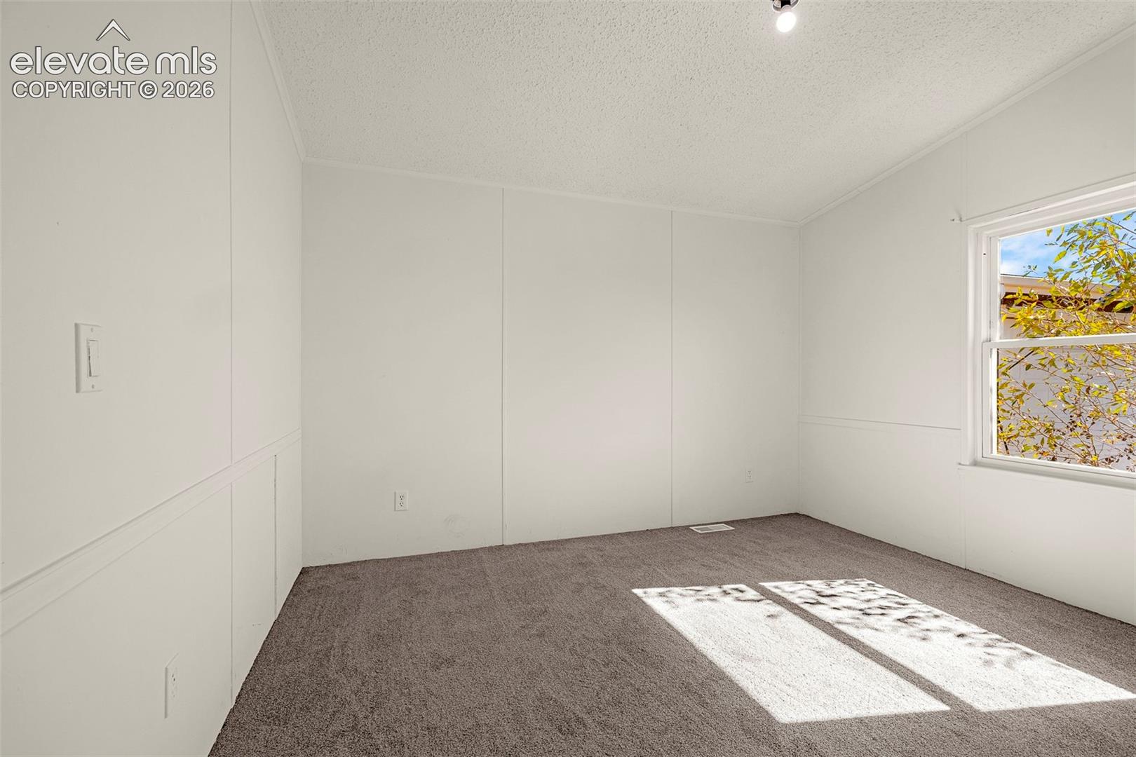 Listing photo 14 for 5505 Prospero Road