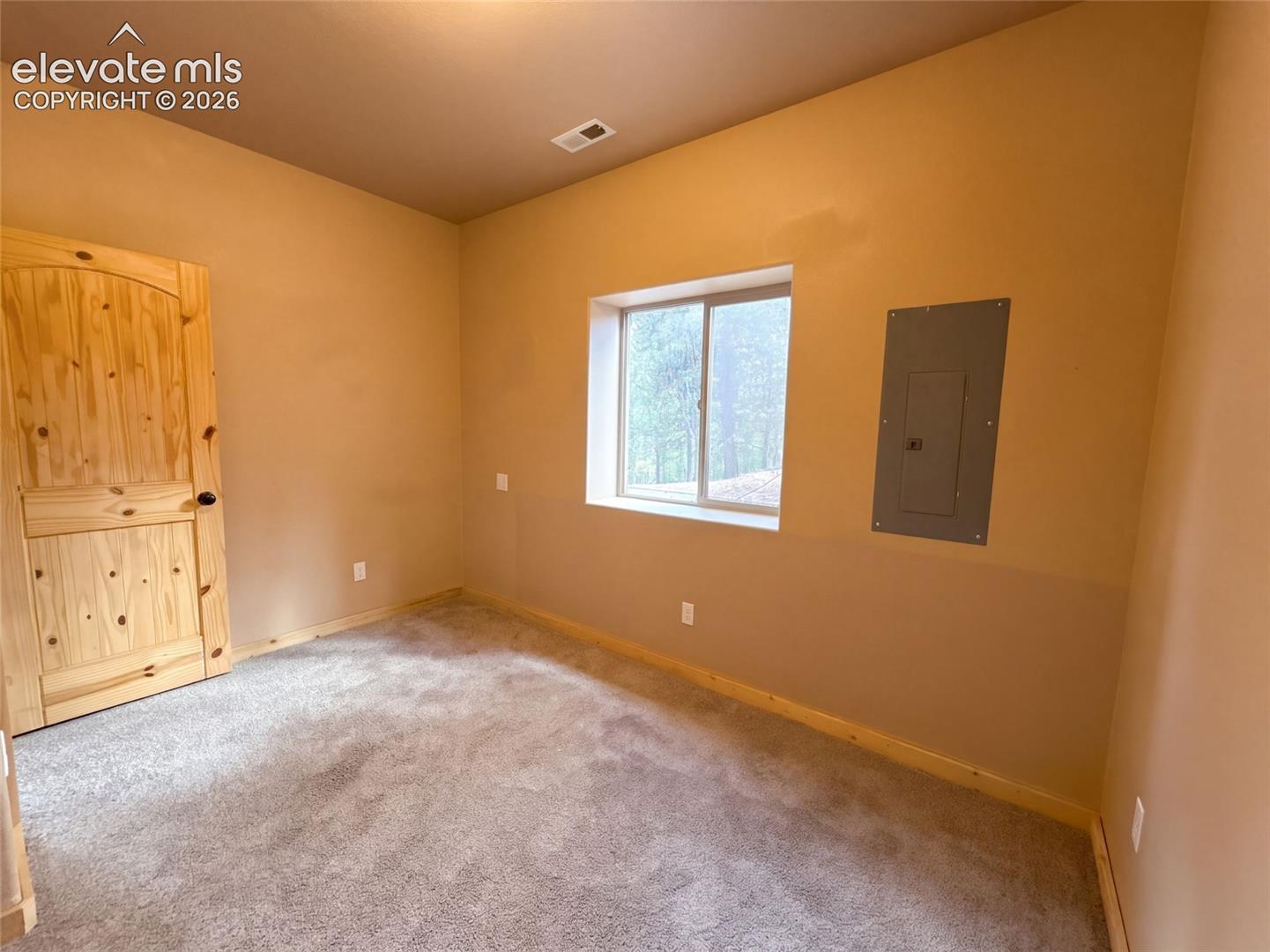 Listing photo 16 for 1920 Pikes Peak Drive