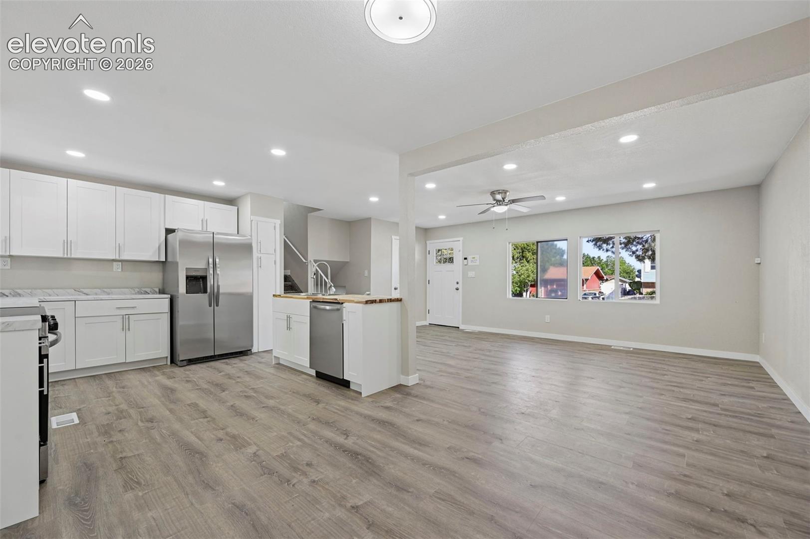 Listing photo 8 for 7313 Colonial Drive