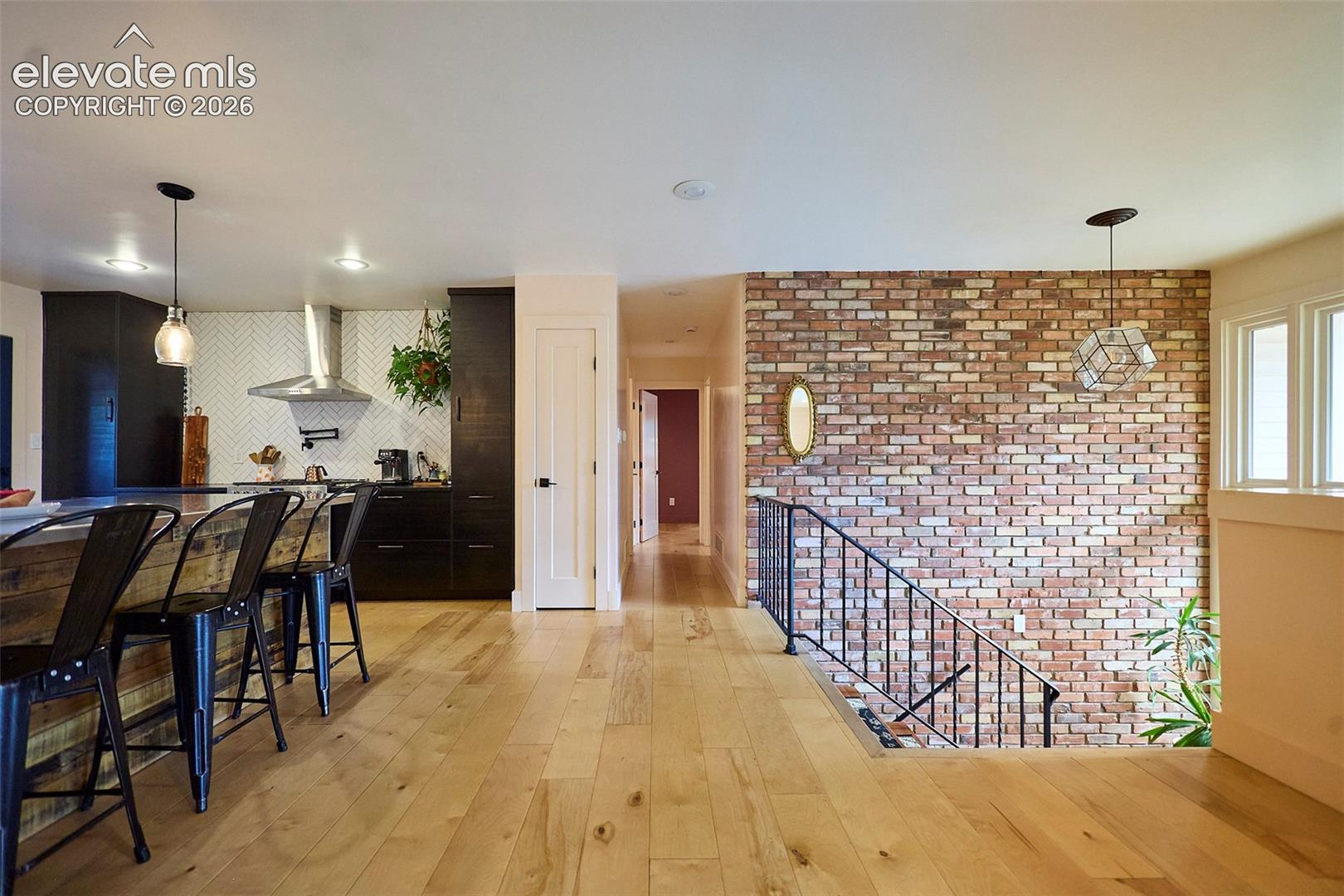 Listing photo 12 for 6827 Rosewood Drive