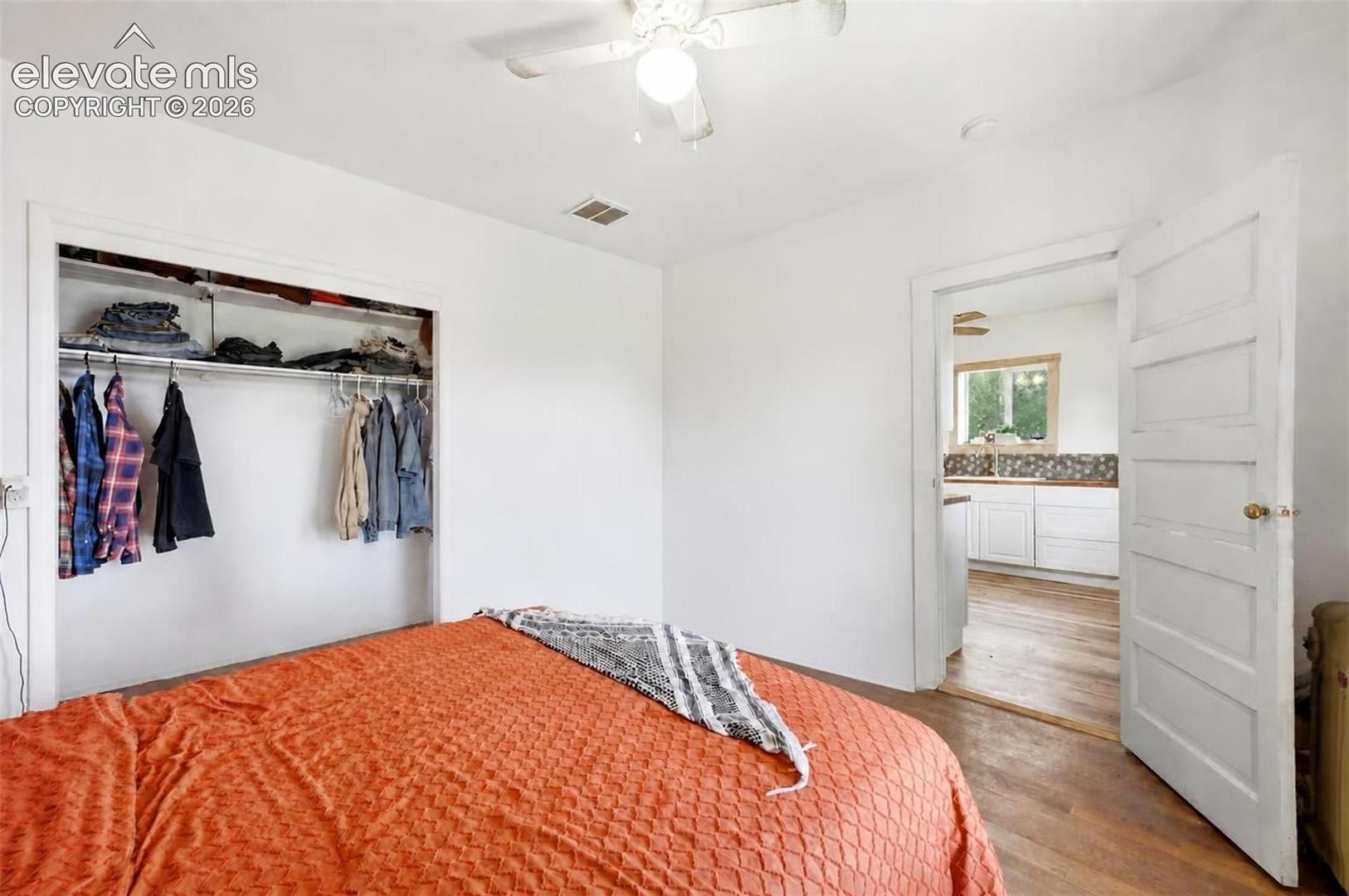 Listing photo 11 for 35270 Ford Road