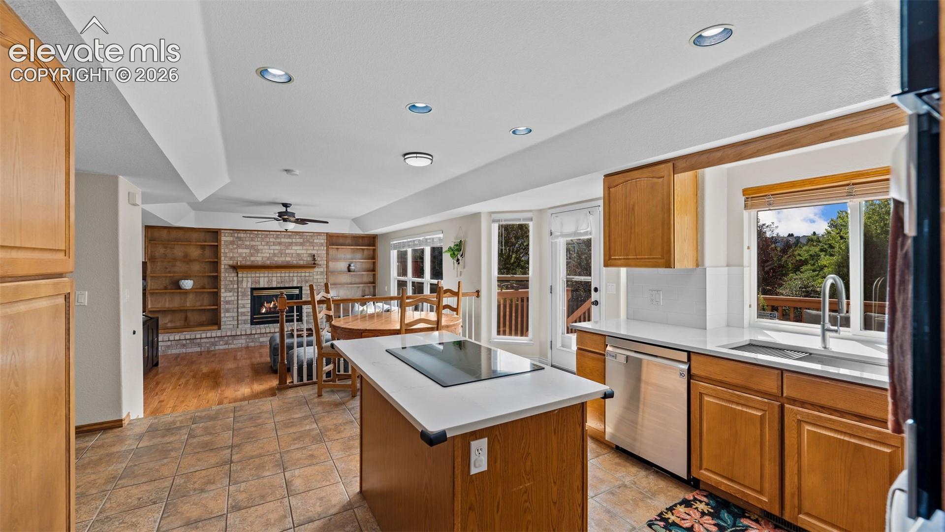 Listing photo 5 for 2405 Linenhall Court