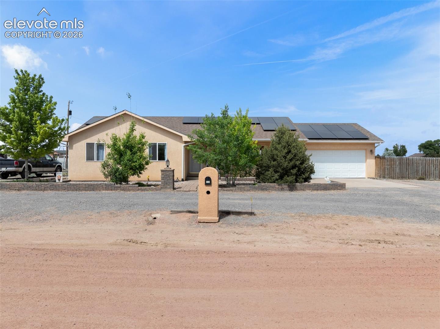 Listing photo 5 for 675 E McClave Drive