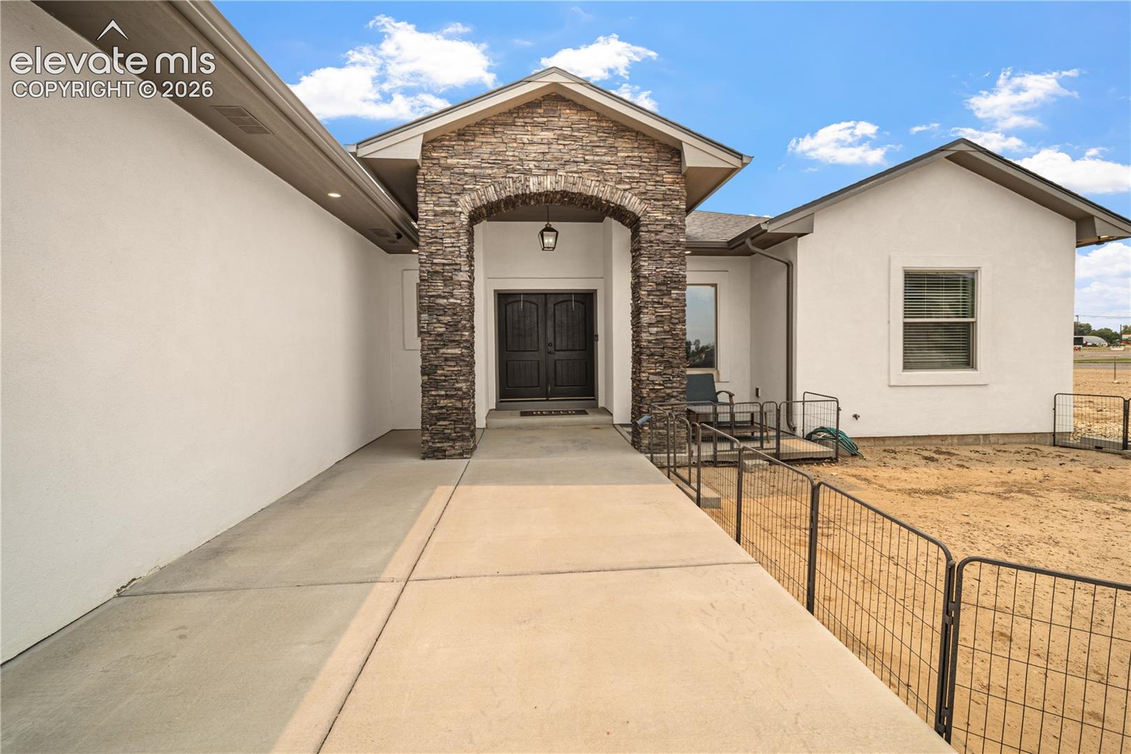Listing photo 2 for 1075 Peaceful Court