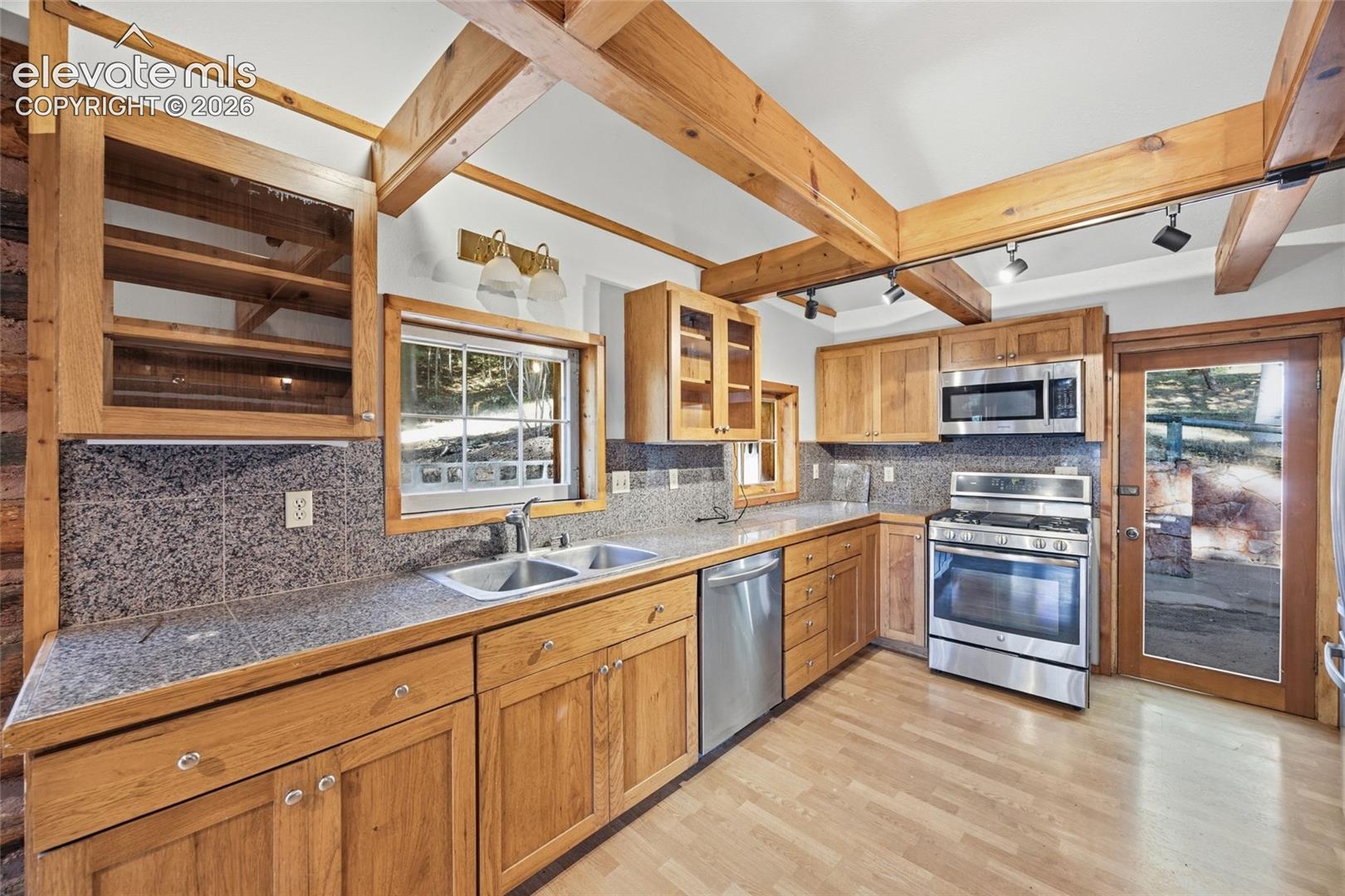 Listing photo 12 for 9795 Mountain Road
