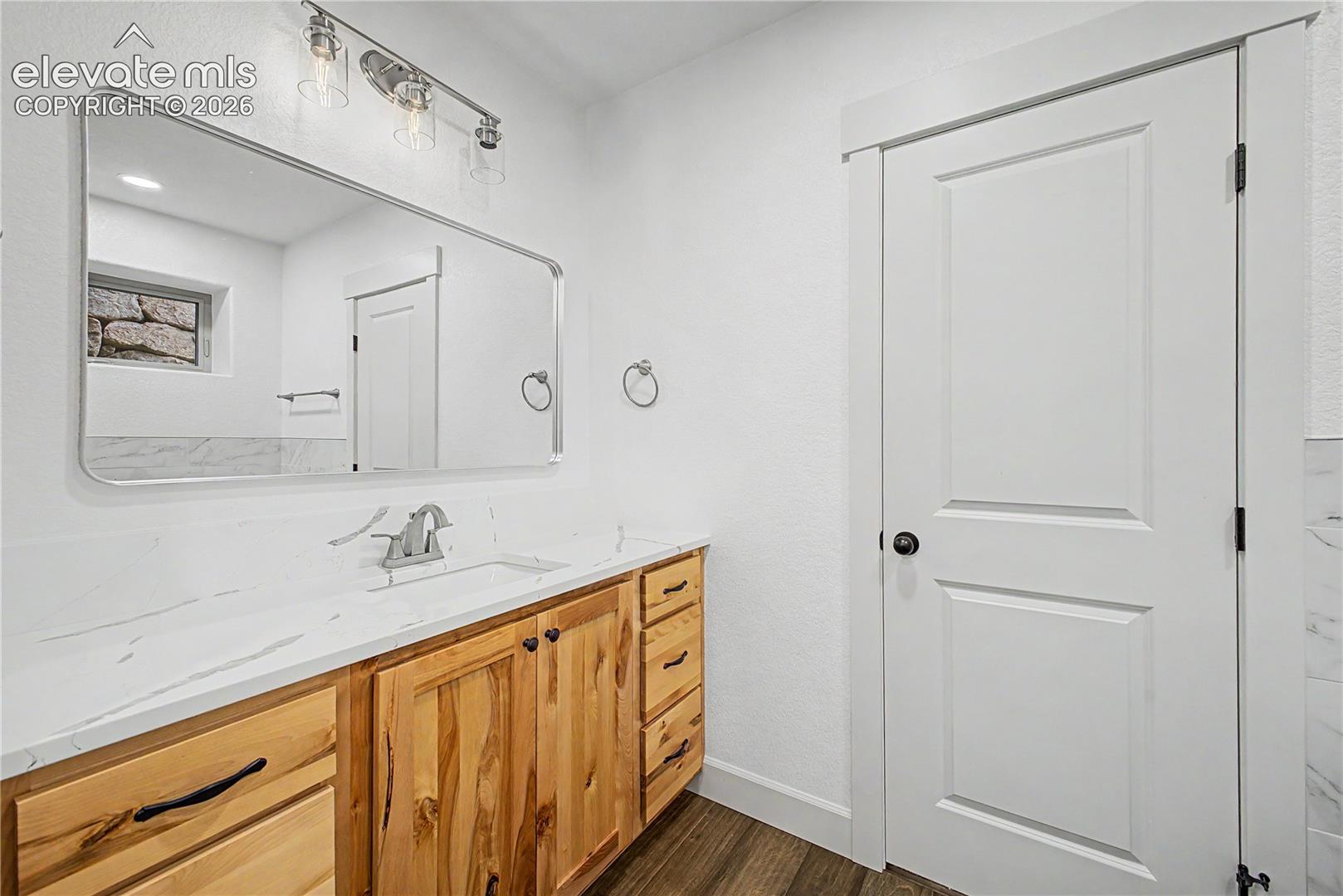 Listing photo 20 for 1015 Locklin Way