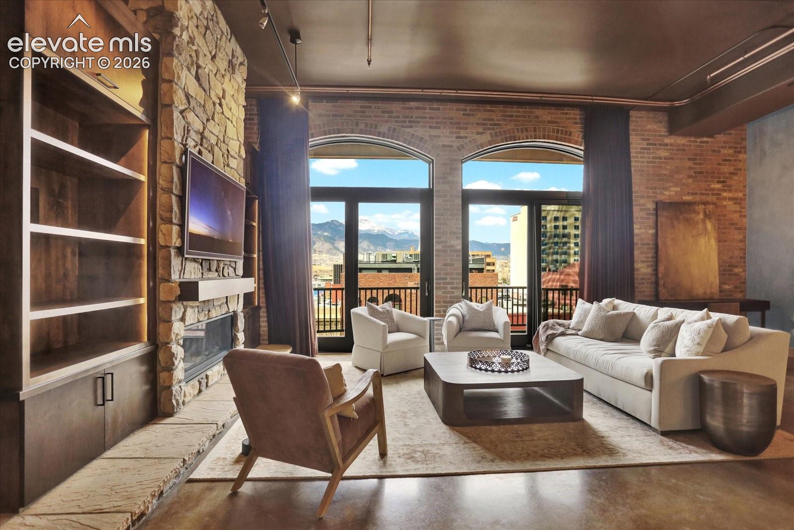 Listing photo 8 for 101 N Tejon Street 460