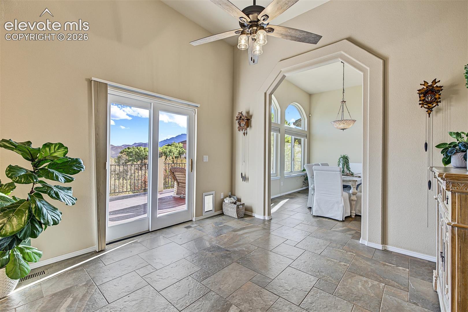 Listing photo 11 for 3530 Twisted Oak Circle