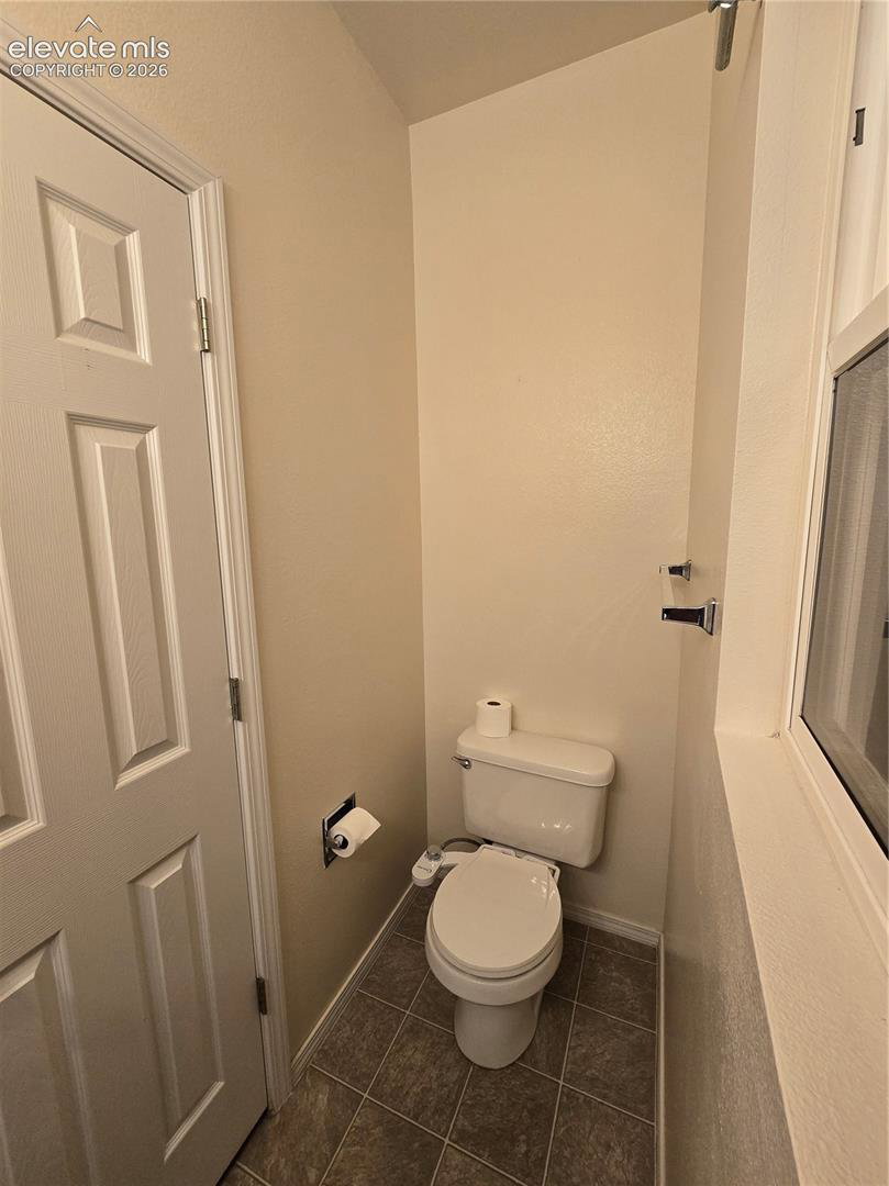 Listing photo 13 for 8059 Oliver Road