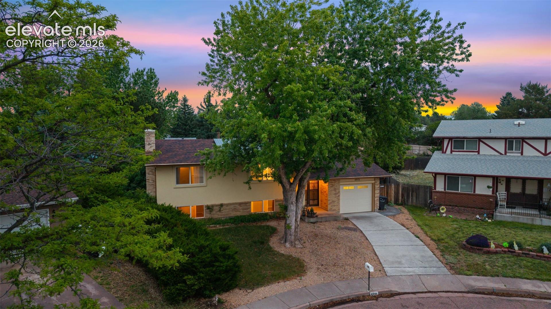 Listing photo 3 for 6973 Roaring Spring Avenue