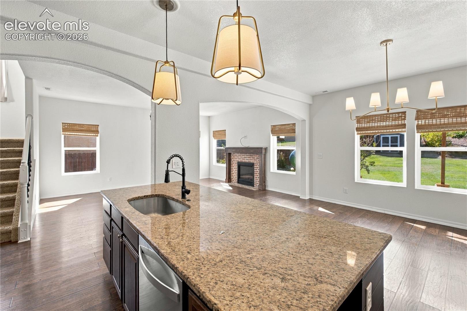 Listing photo 13 for 6798 Sandyford Lane